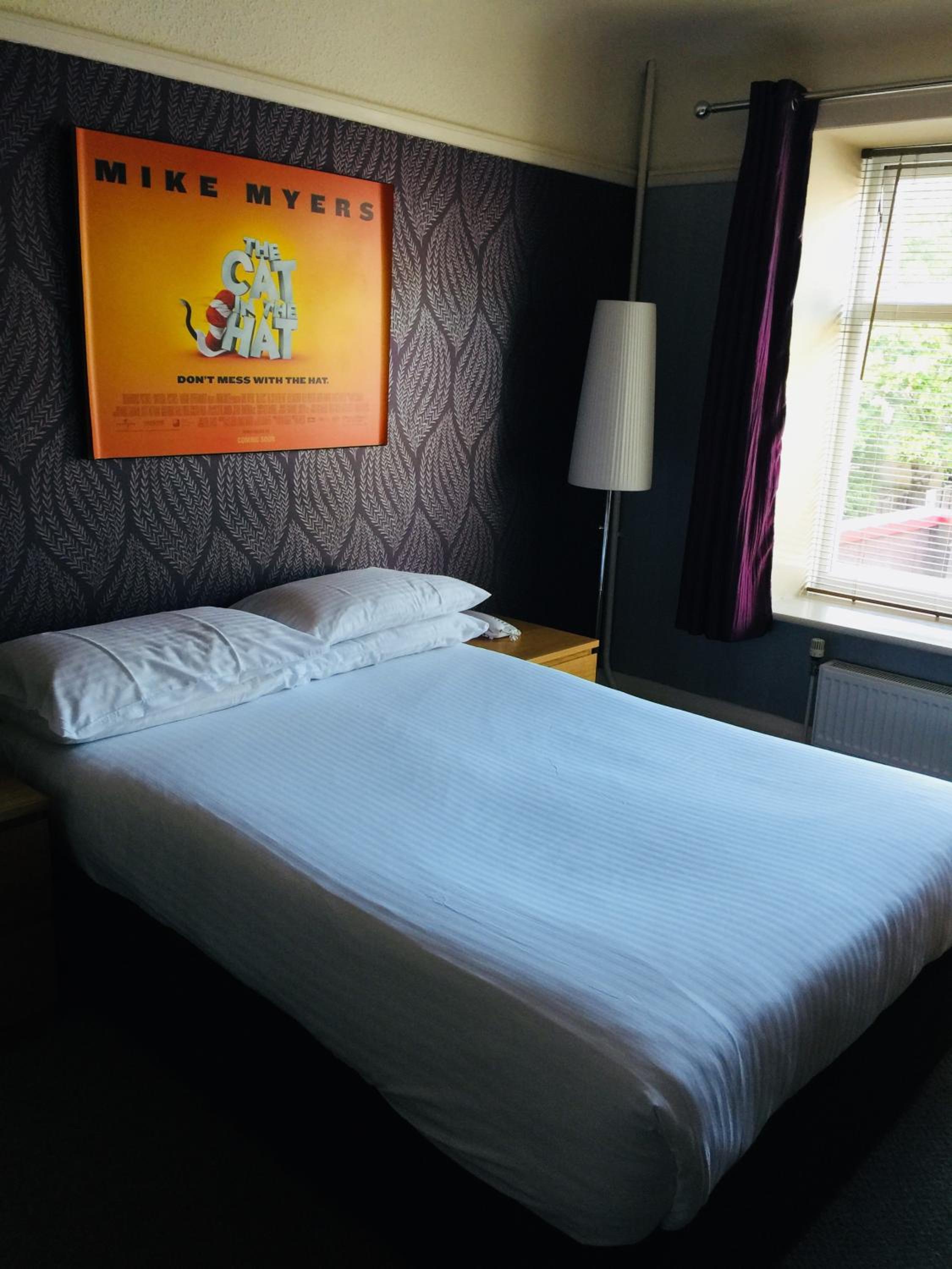 Standard Double Room - Photo 12