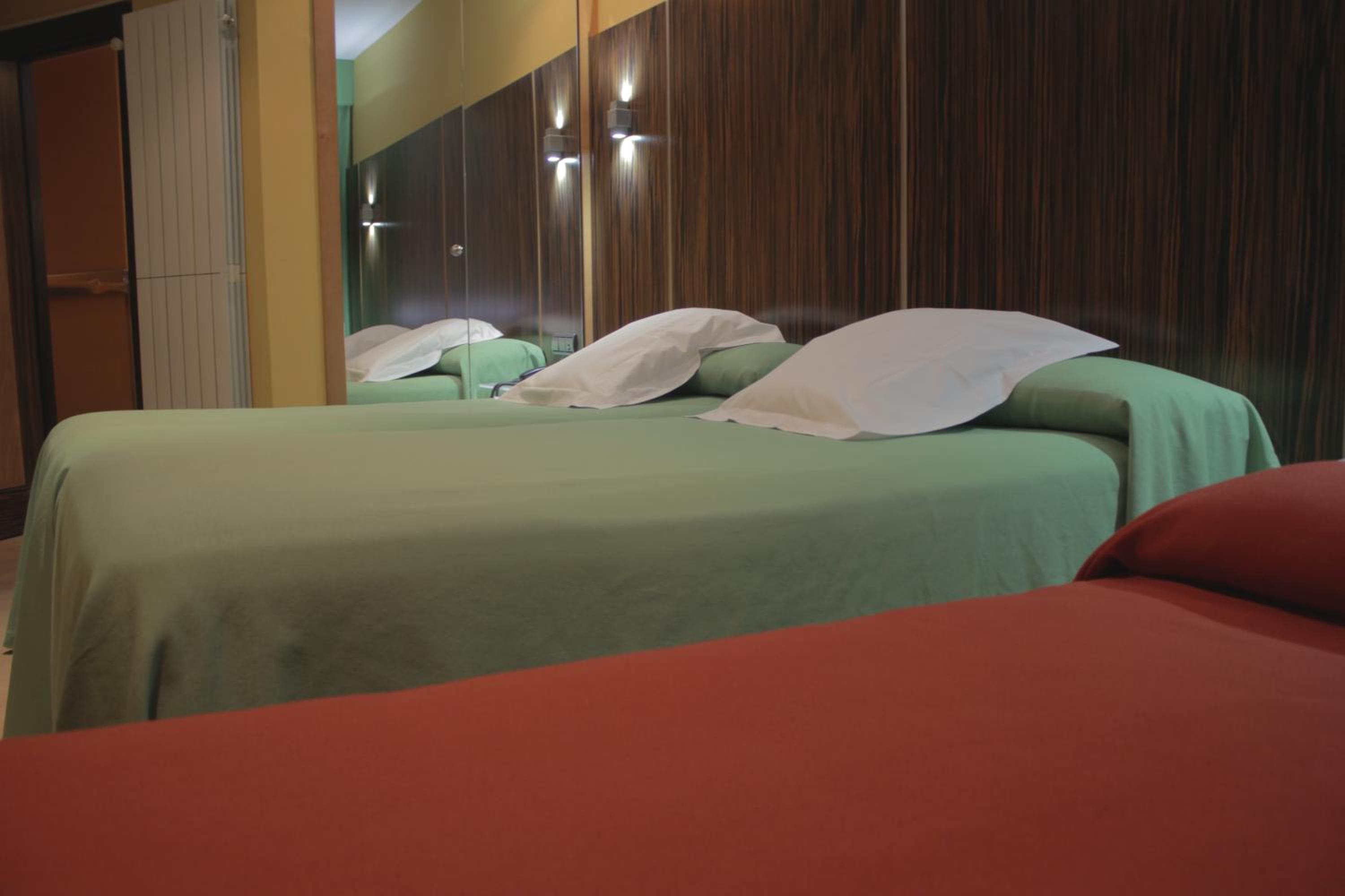 Double Room with Extra Bed - Photo 6