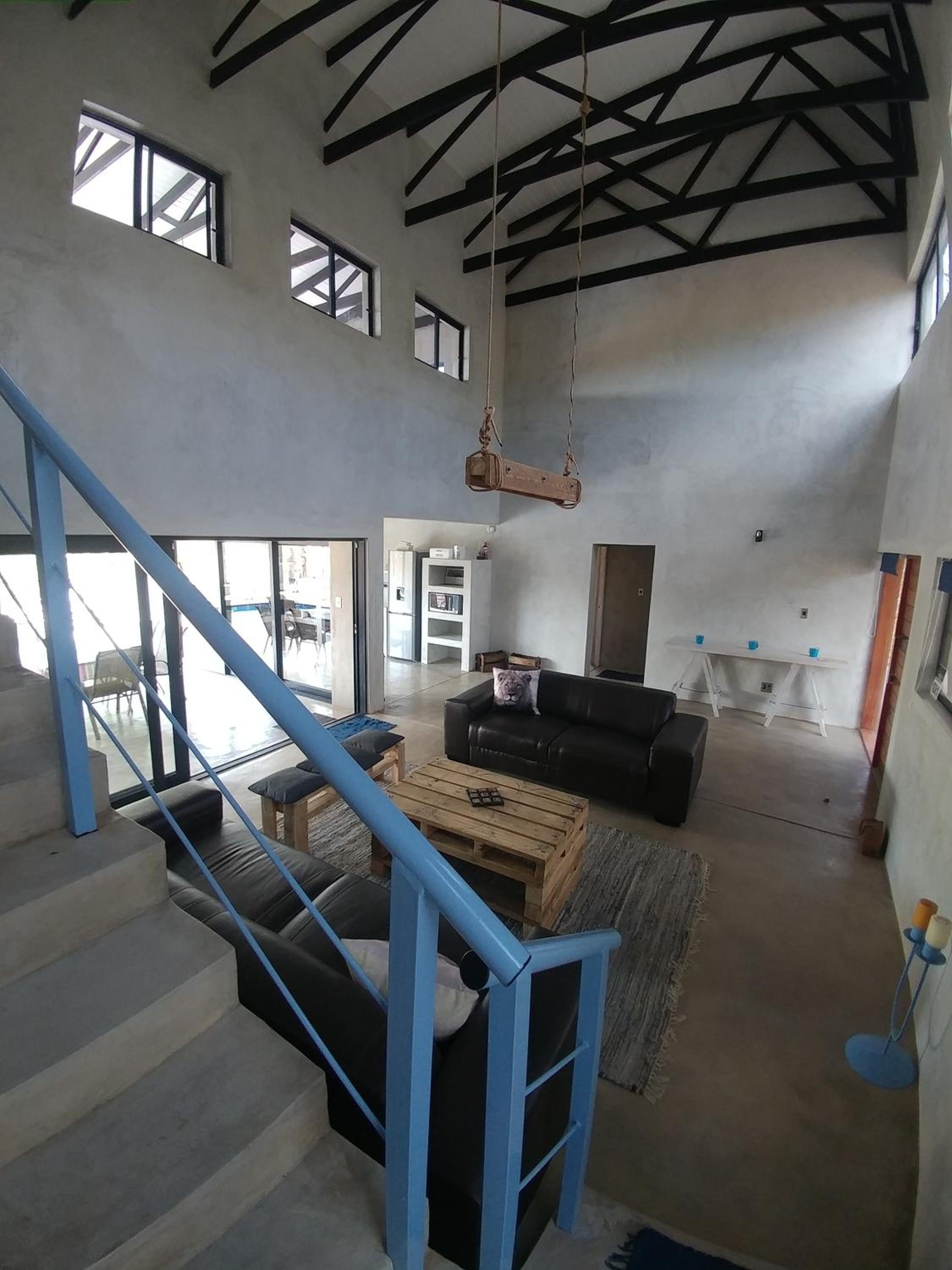 Three-Bedroom Villa - Photo 6