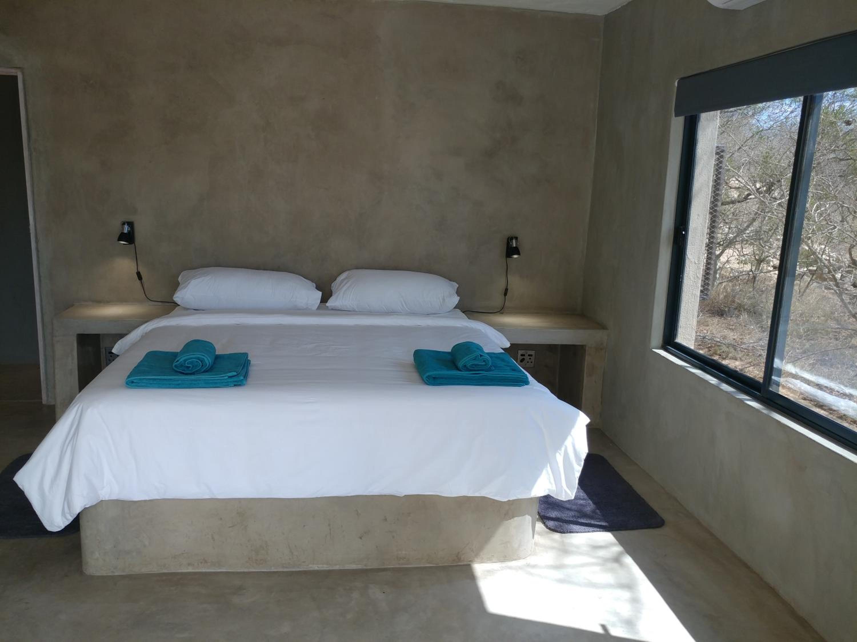Three-Bedroom Villa - Photo 2