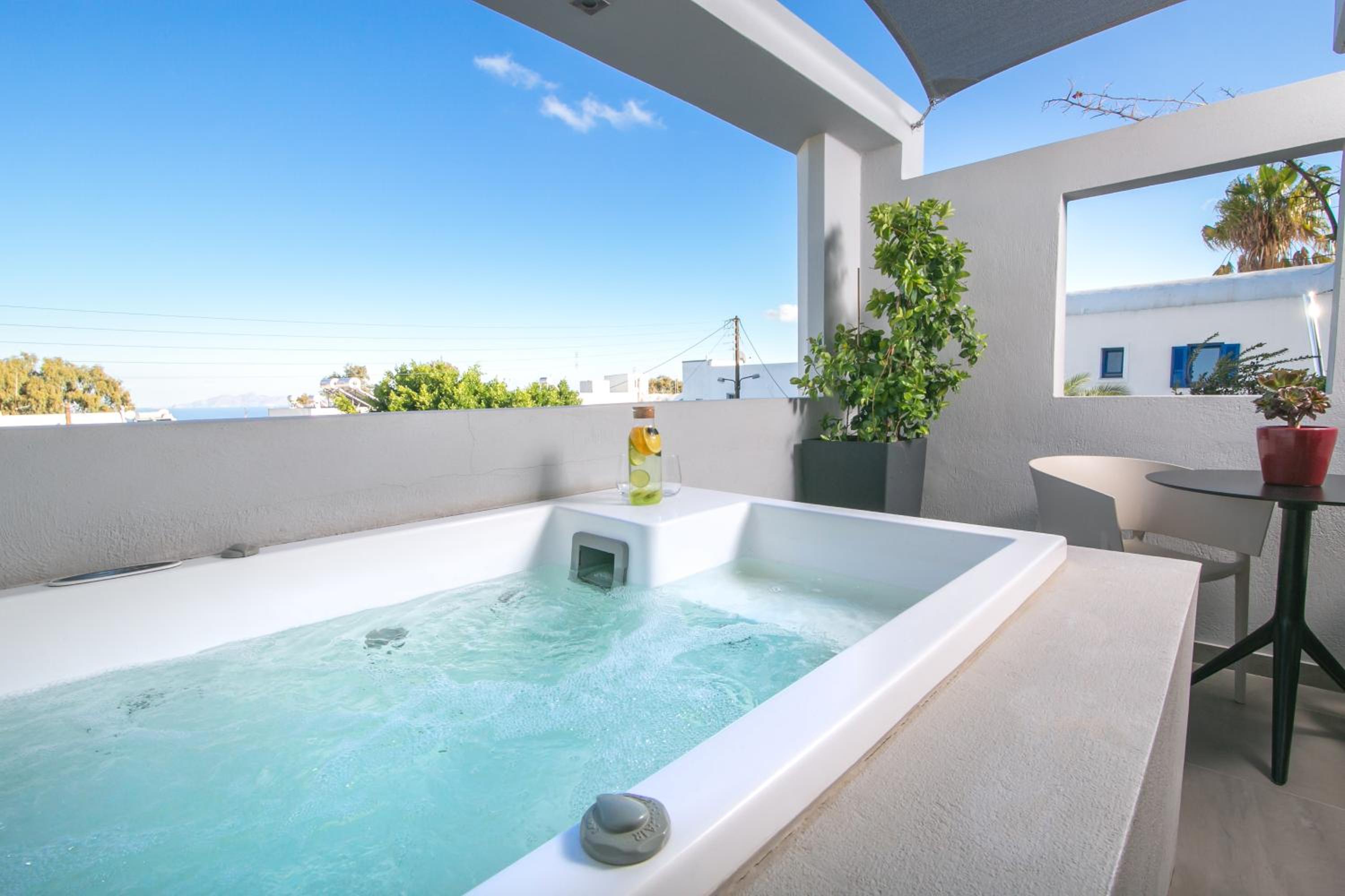 Premier Suite with Outdoor Hot Tub photo 2