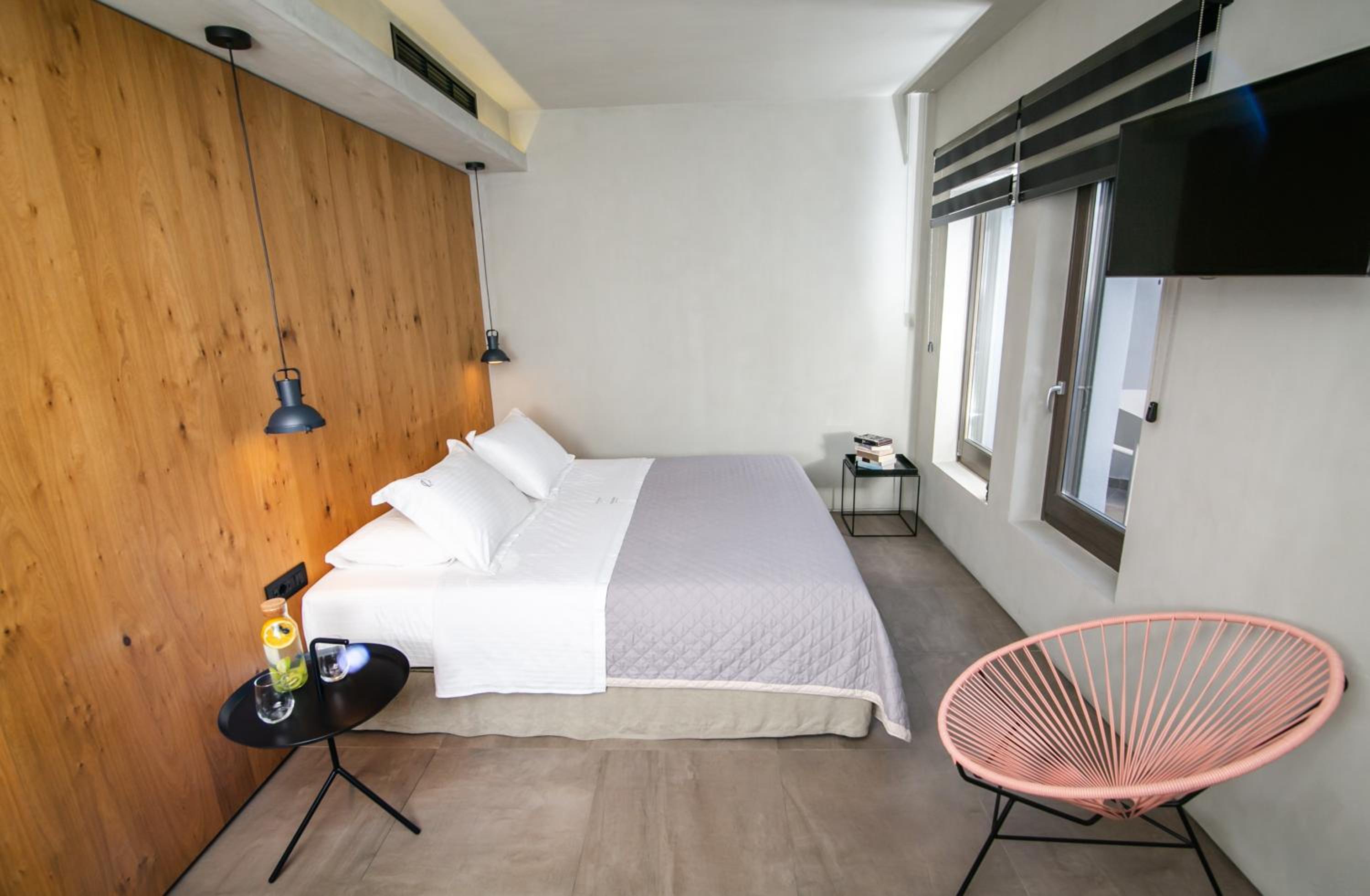 Deluxe Suite with Outdoor Hot Tub