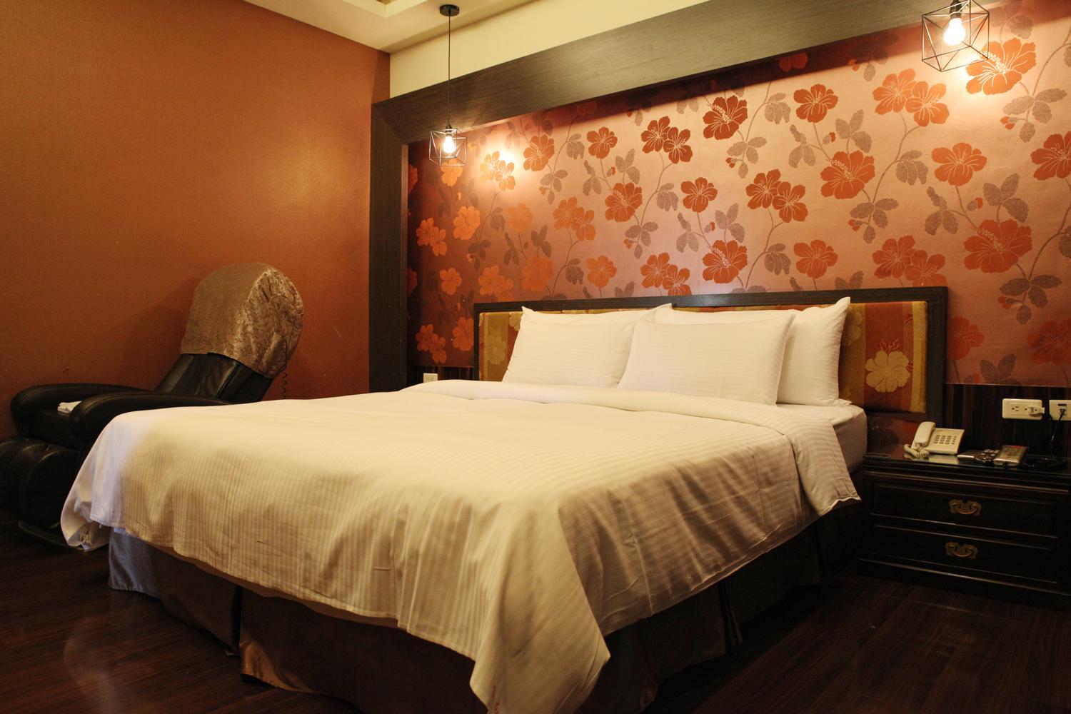 Business Double Room - with Pubic Parking