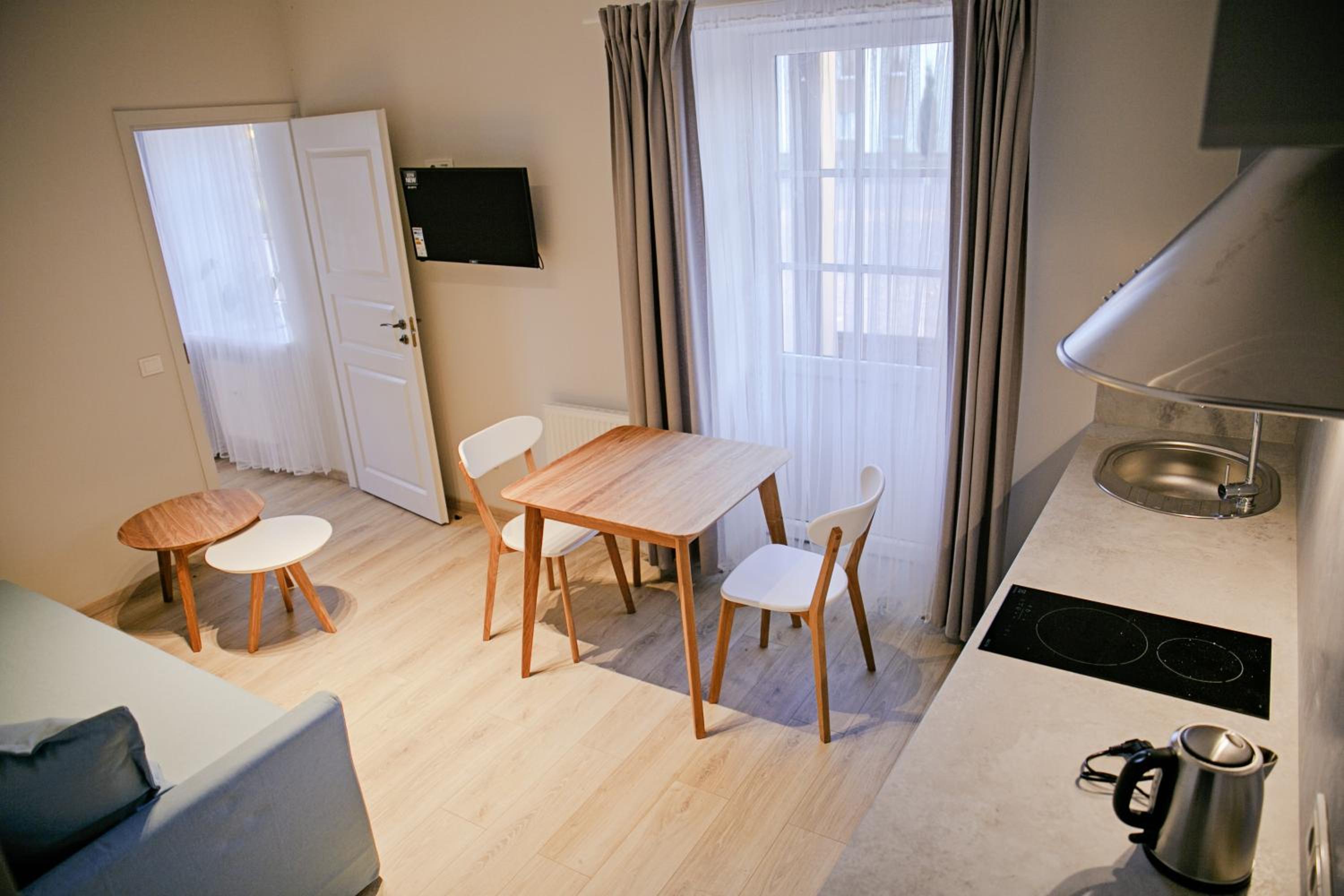 One-Bedroom Apartment - Photo 1