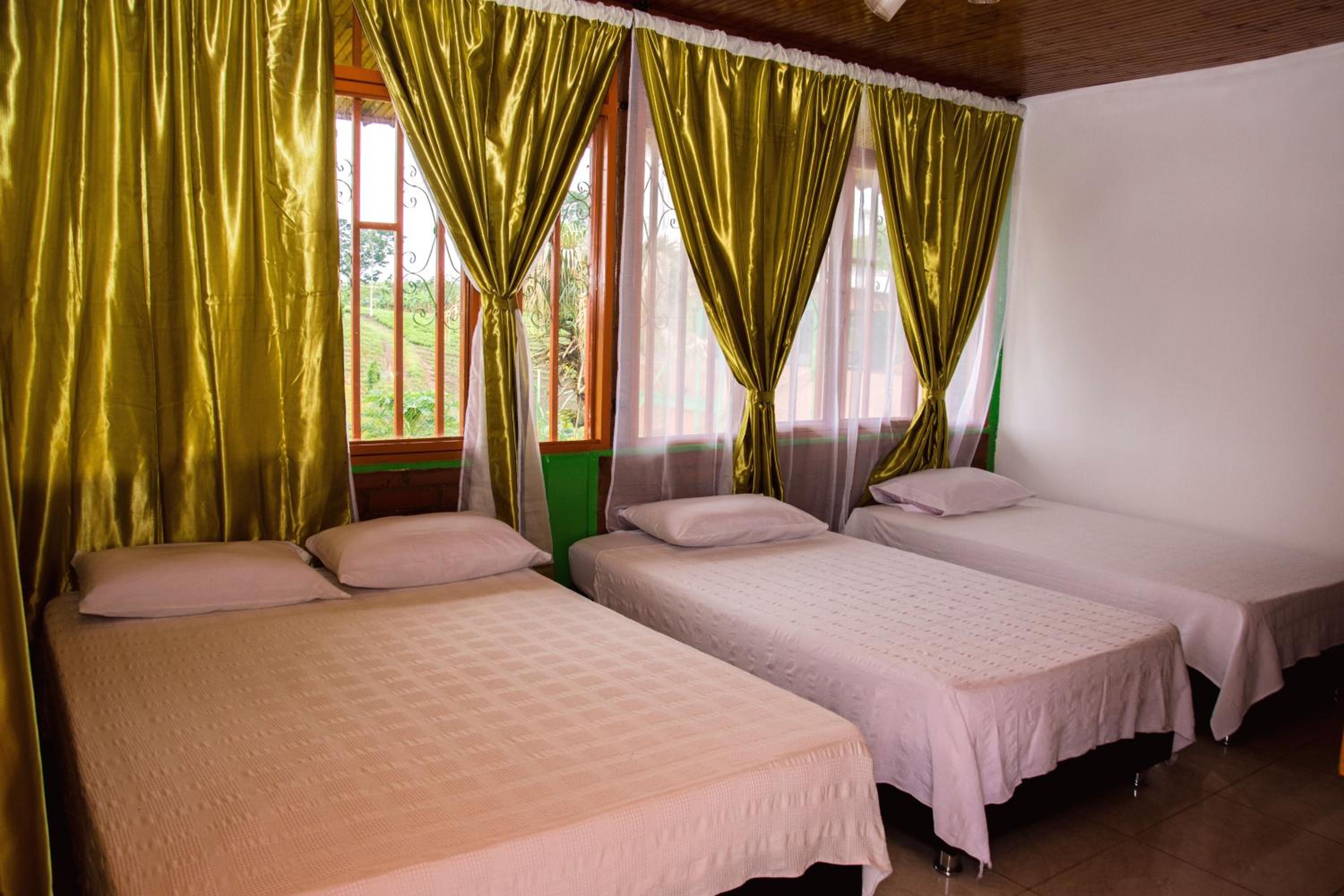 Quadruple Room With Private Bathroom photo 1