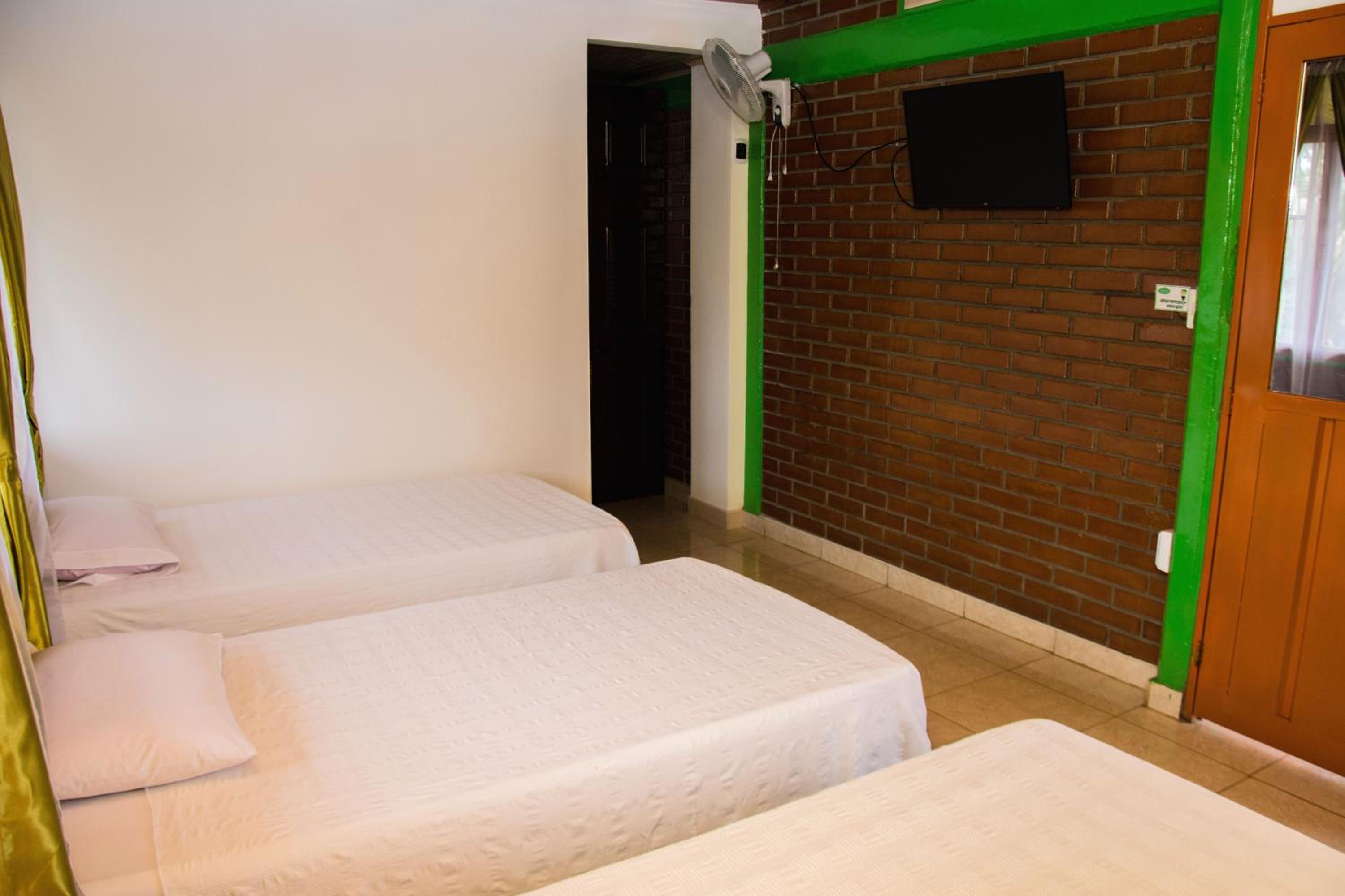 Quadruple Room With Private Bathroom photo 2