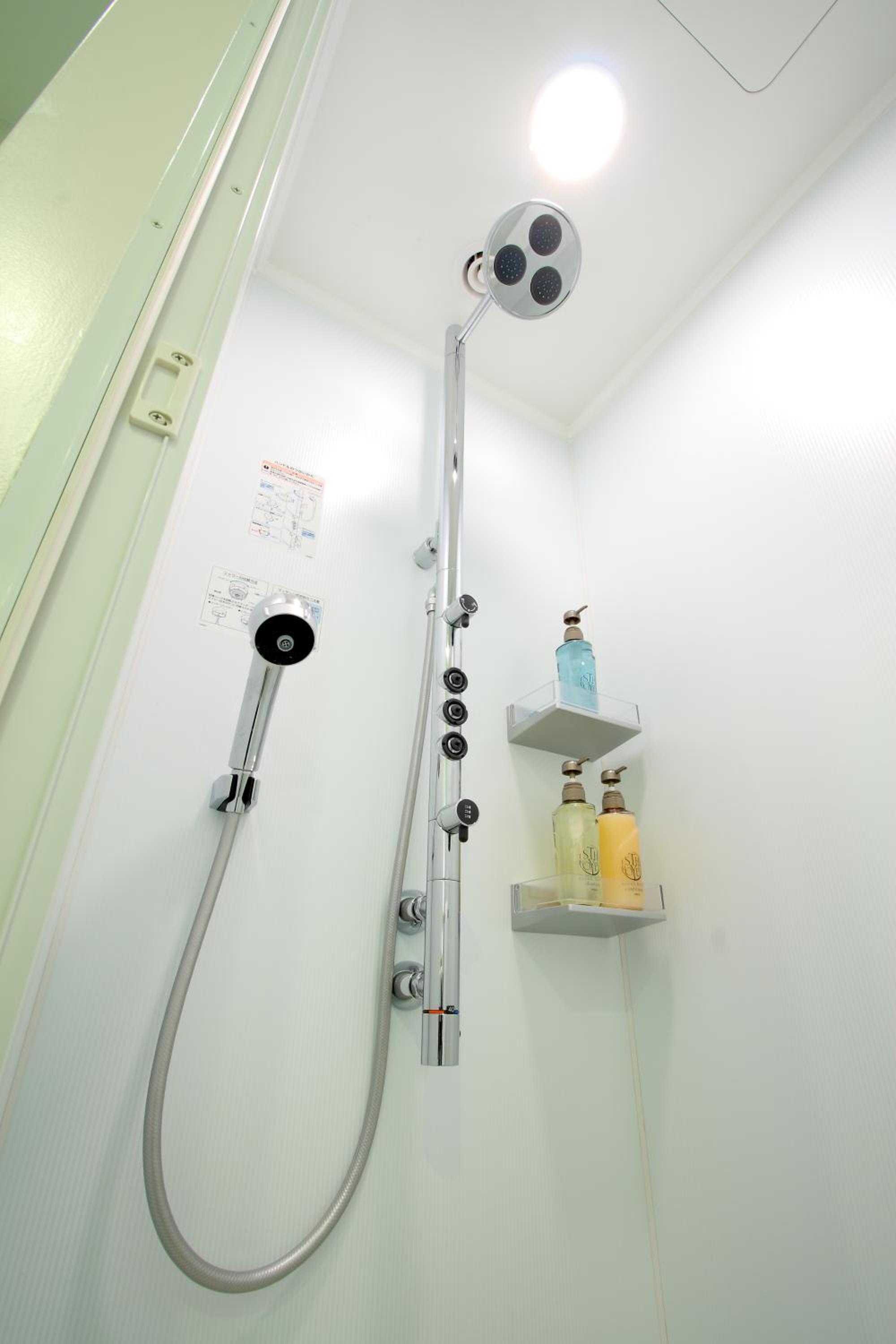 Standard Twin Room - Photo 9