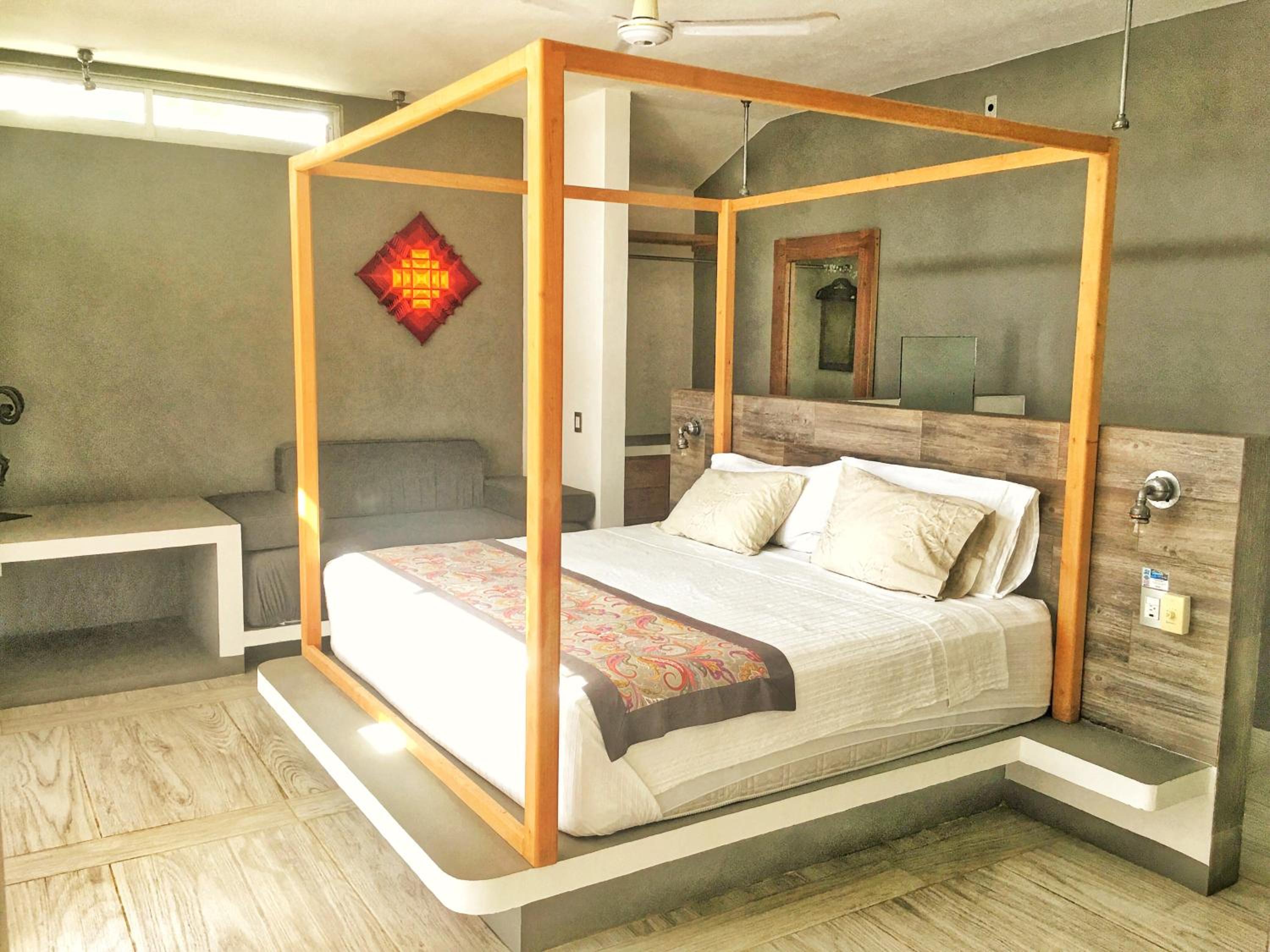 Suite with Balcony - Photo 4