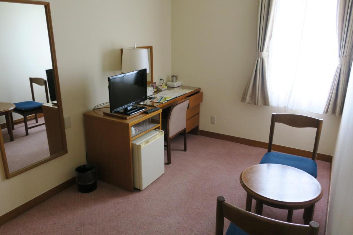 Quadruple Room with Shared Bathroom photo 2