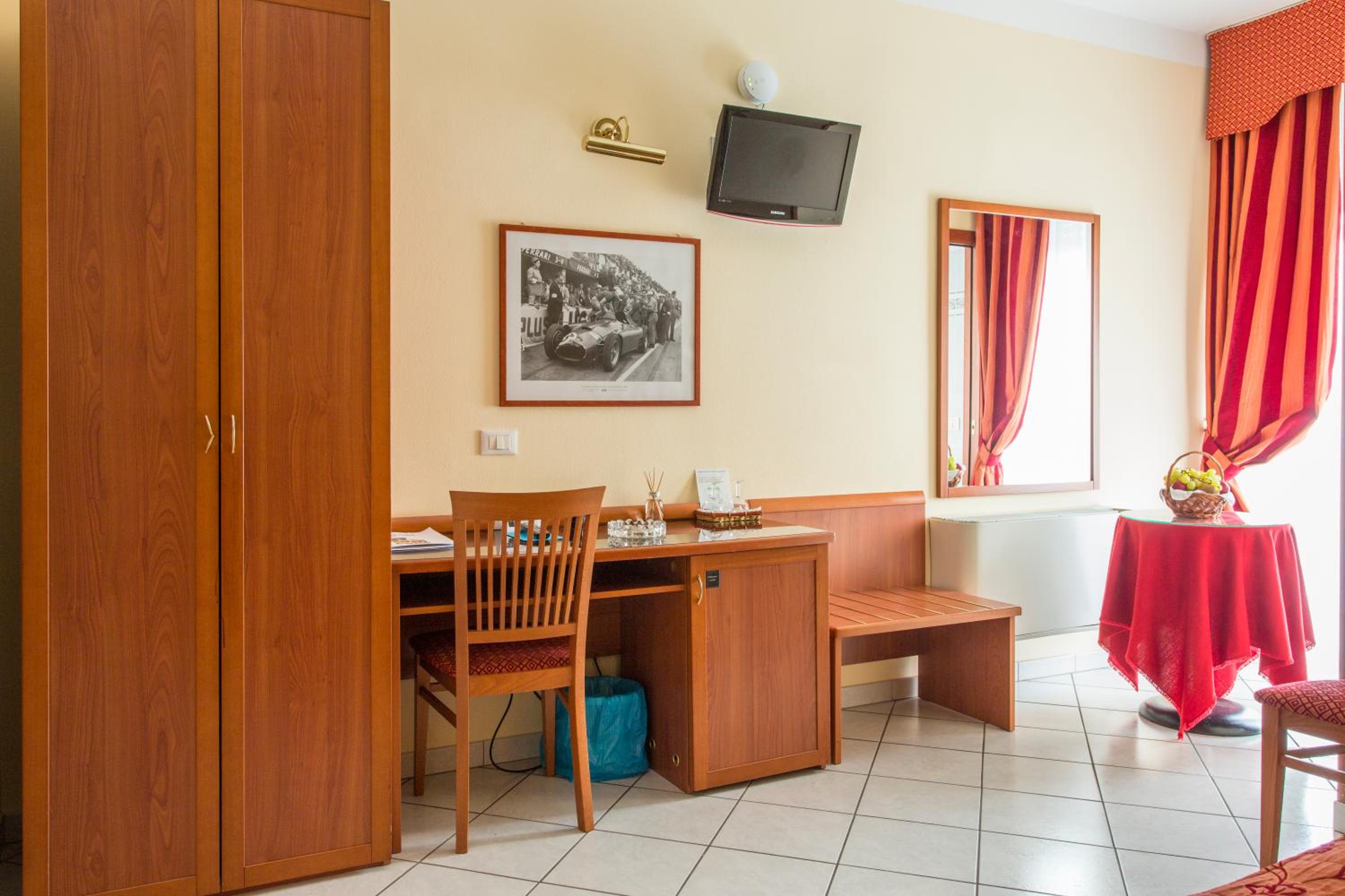 Double Room - Photo 3
