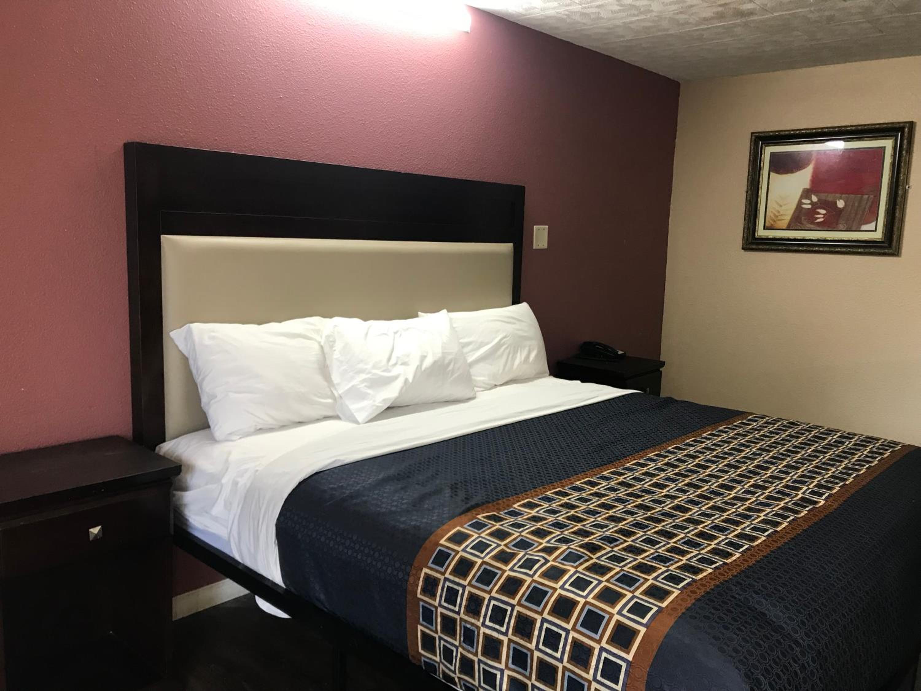 Standard King Room photo 1