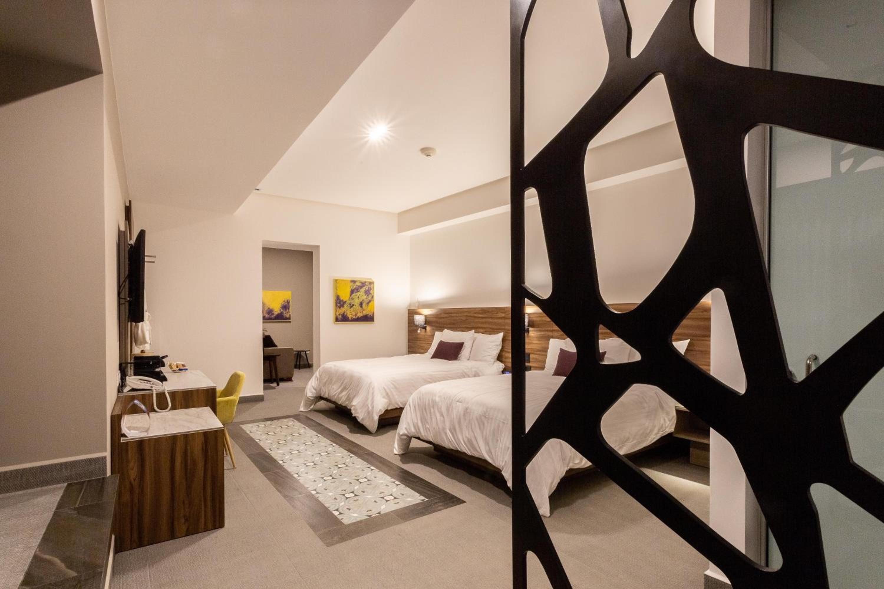 Superior Suite - Photo 2
