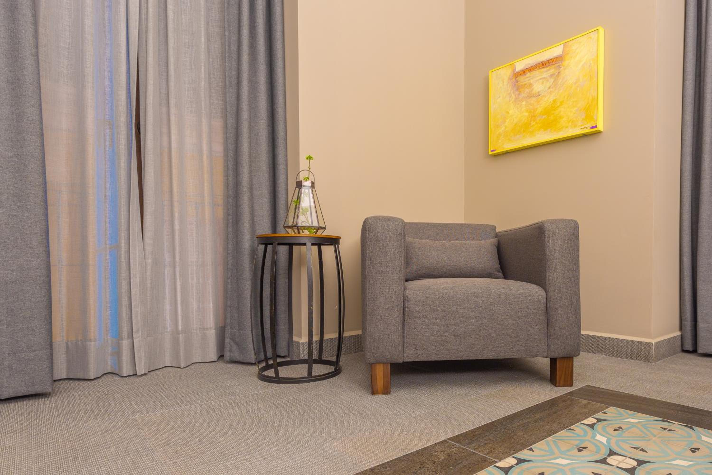 Superior Suite - Photo 14