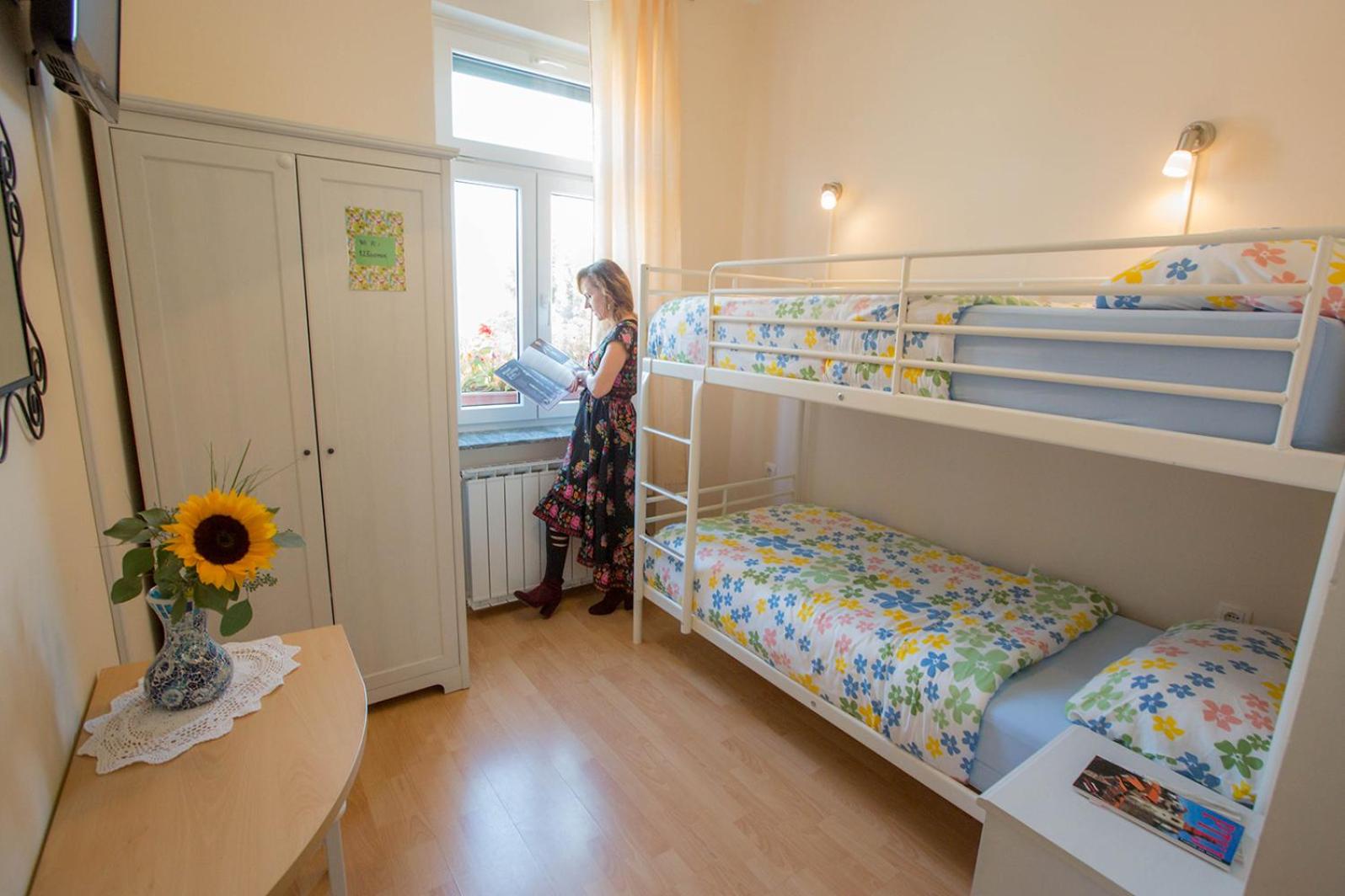 Double Room with Bunk Bed and Free Parking photo 2