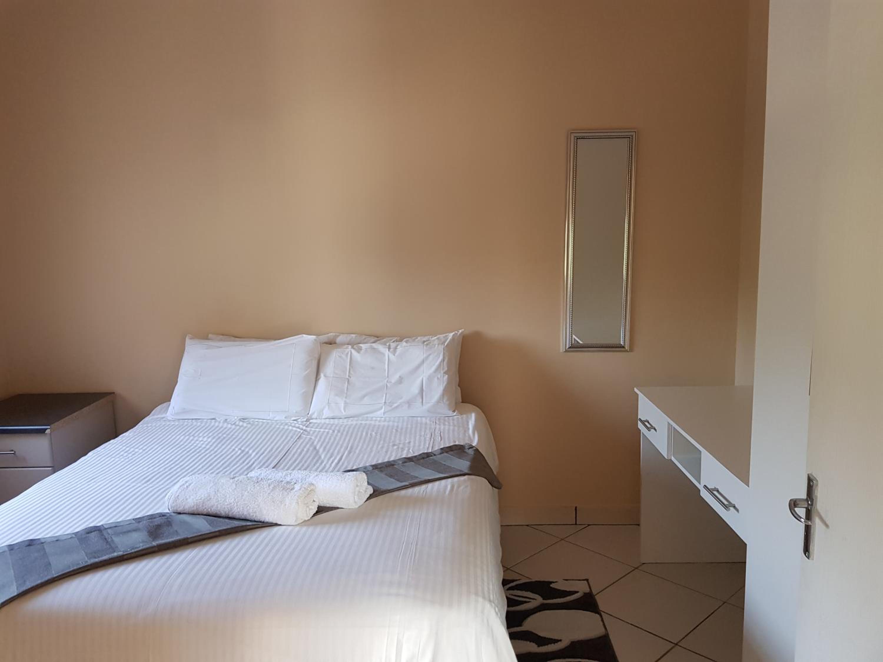 Twin Room - Disability Access photo 1