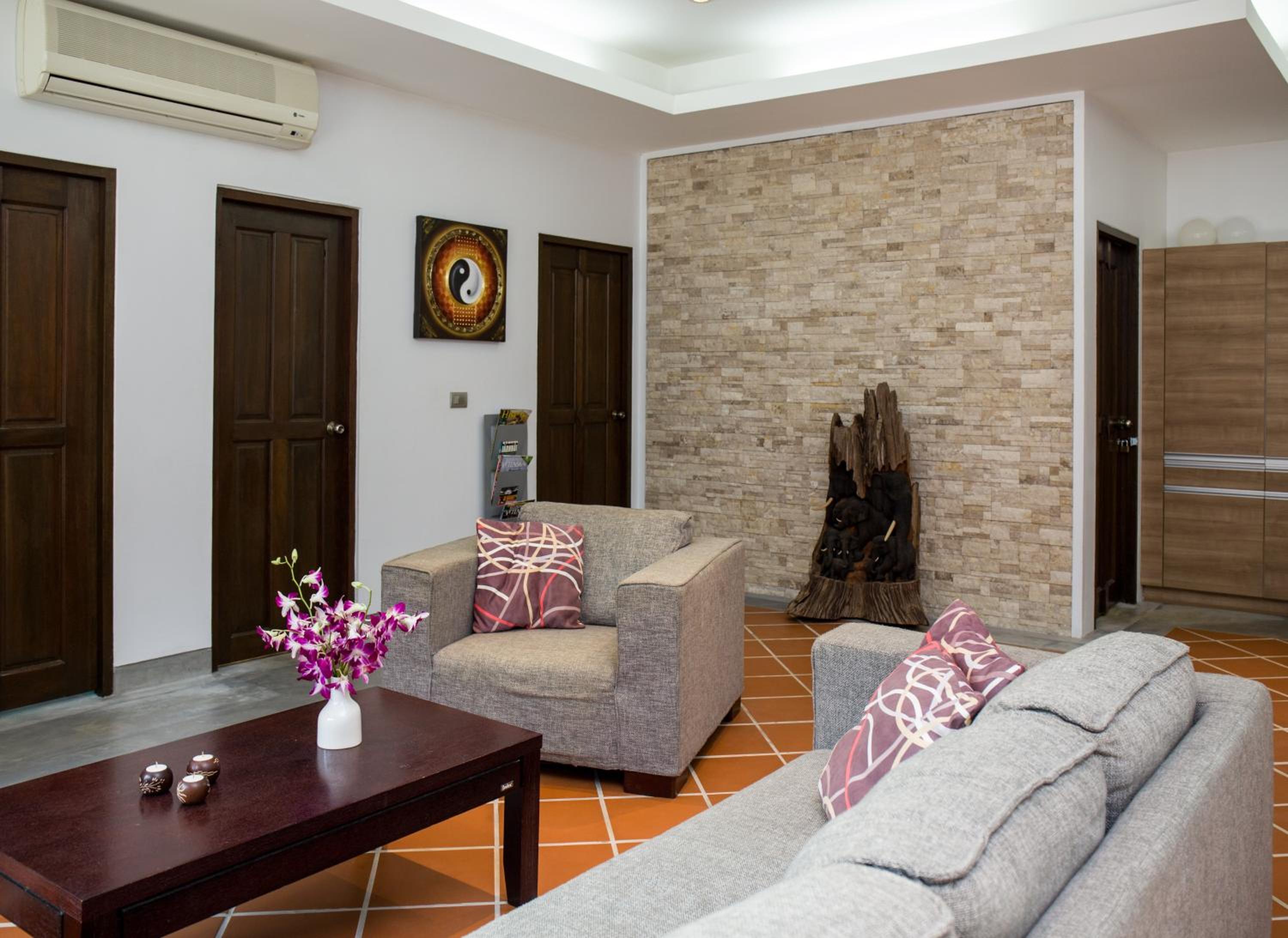 Villa photo 3