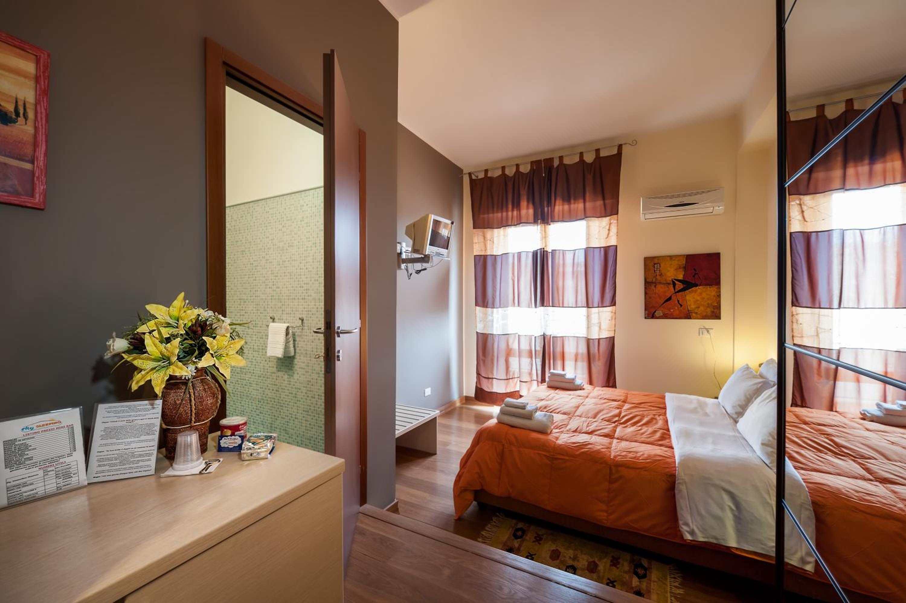 Double or Twin Room - Photo 2