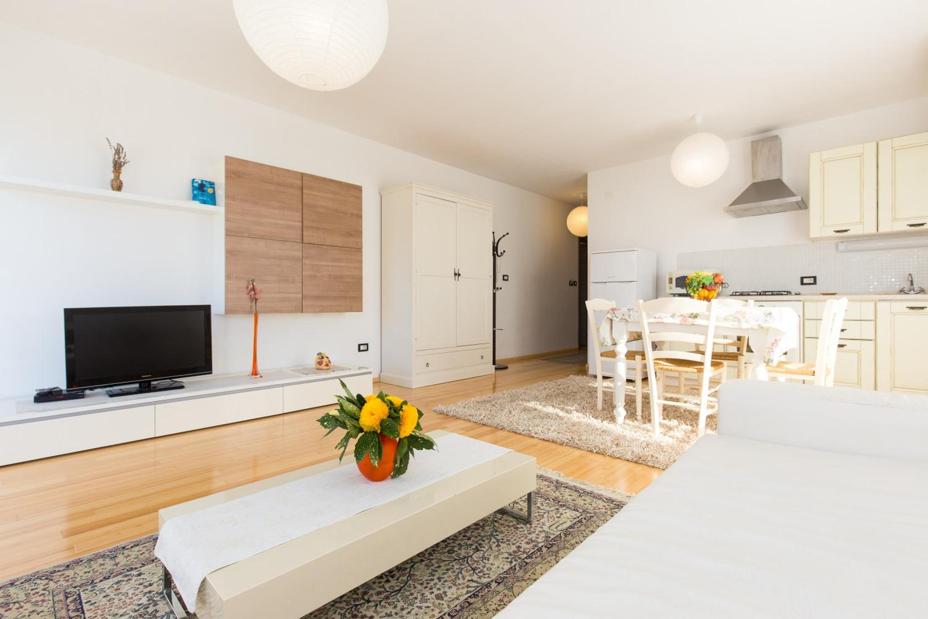 Apartment with Balcony and Sea View - Golden photo 2