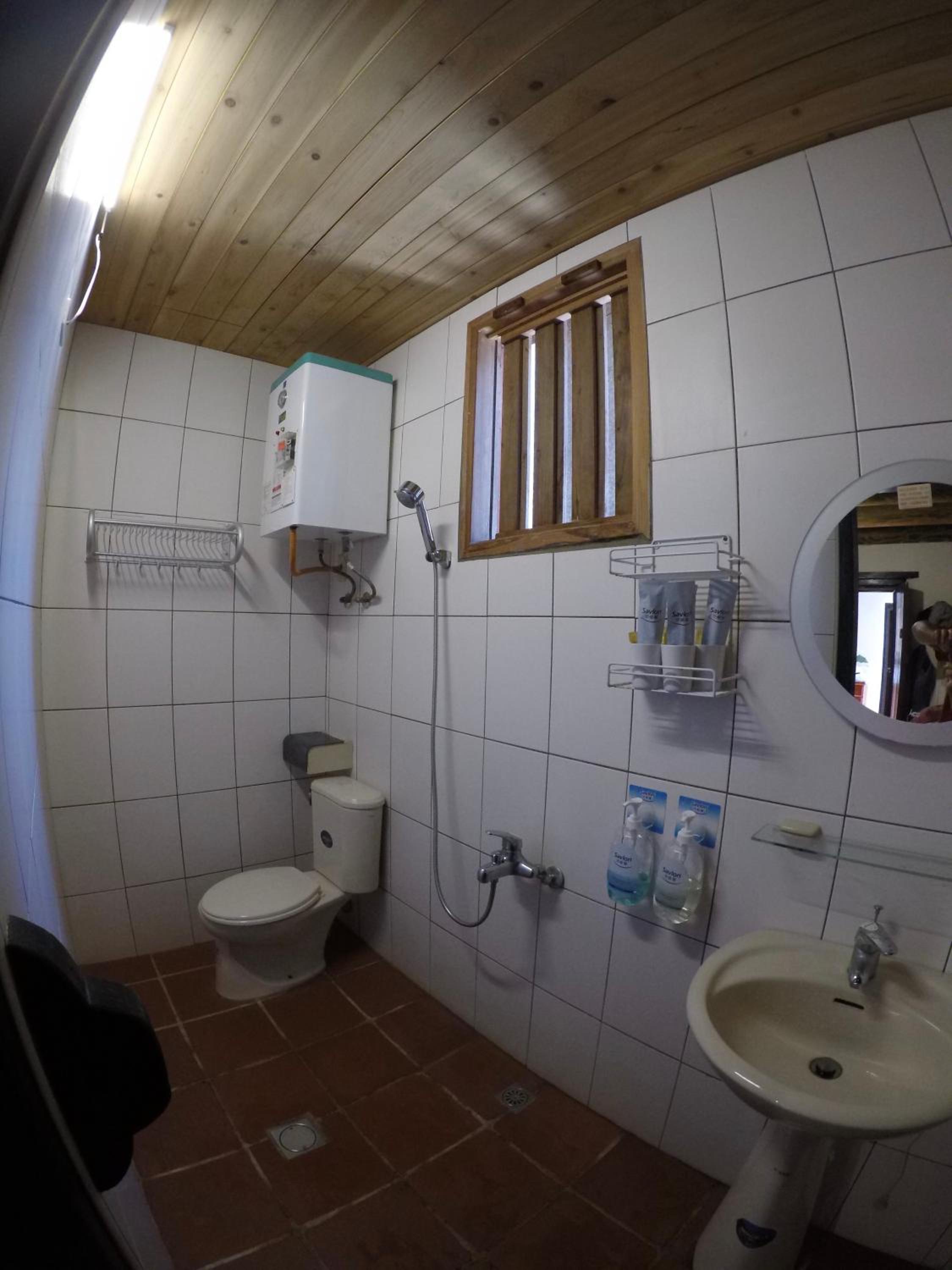 Family Room with Private Bathroom photo 2