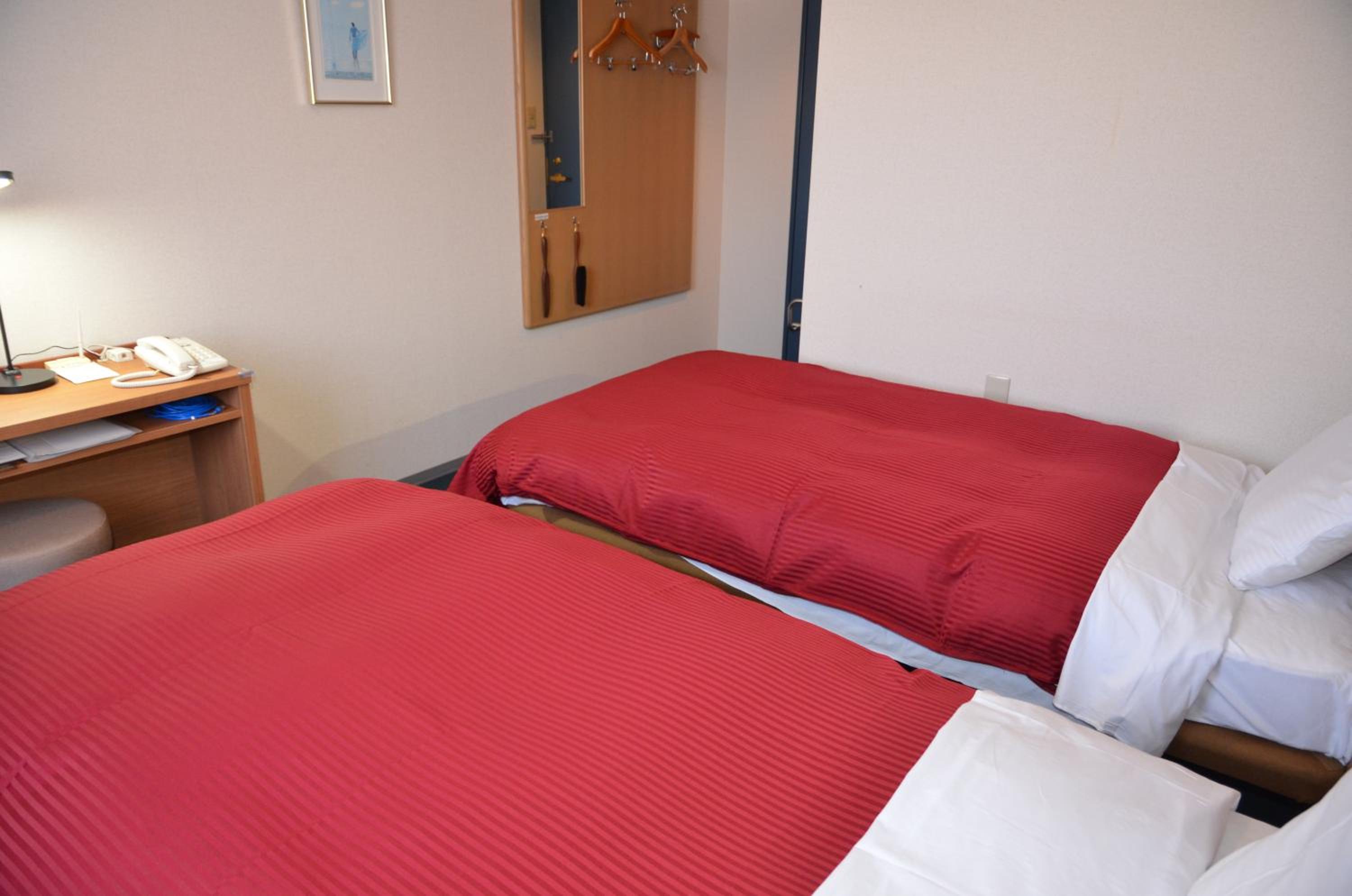 Economy Twin Room - Photo 2