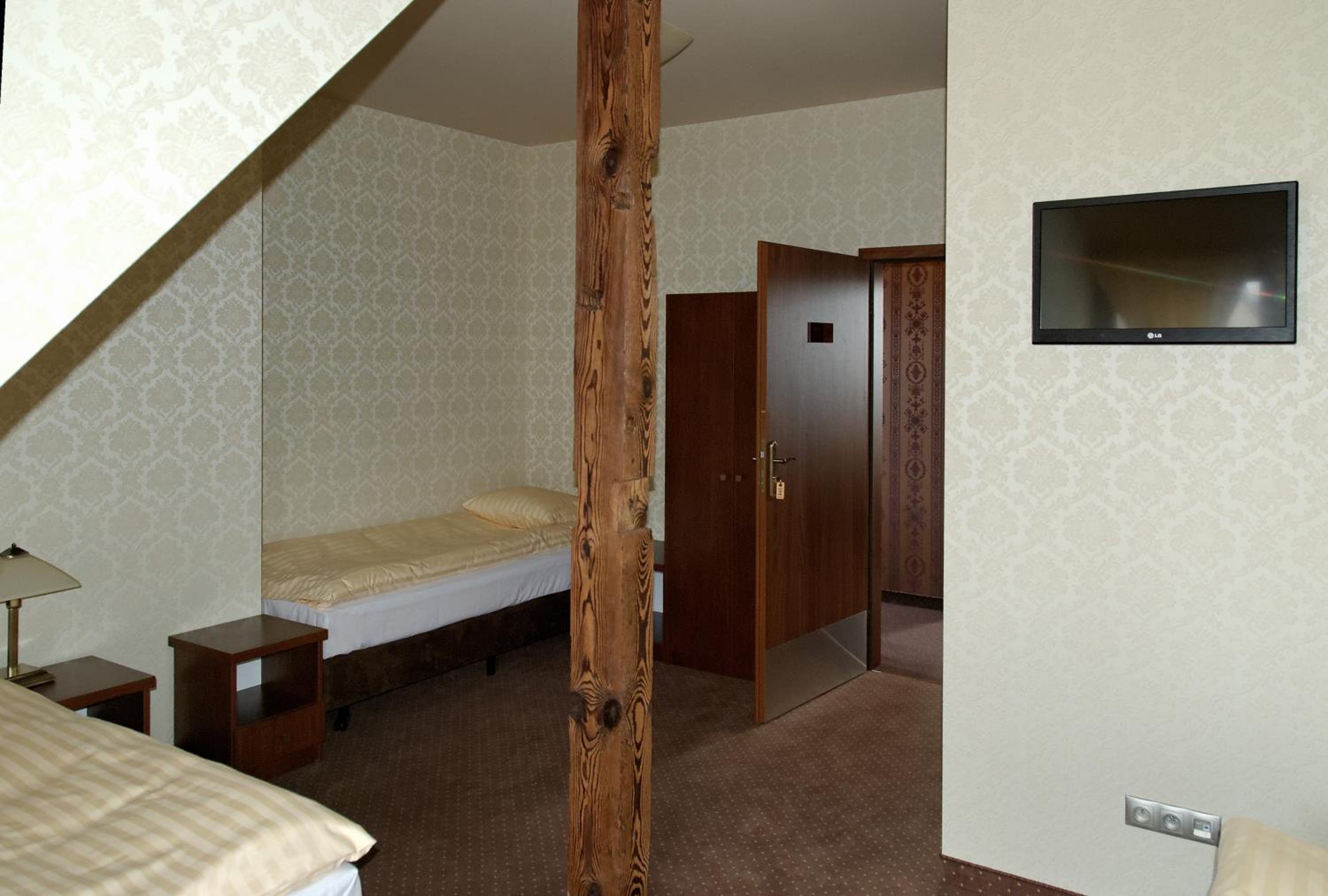 Double Room - Photo 6