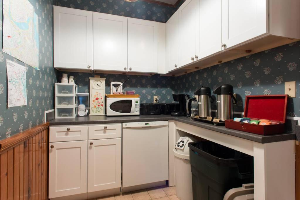 The Trio - 3 Bedrooms with Private External Bathroom photo 2