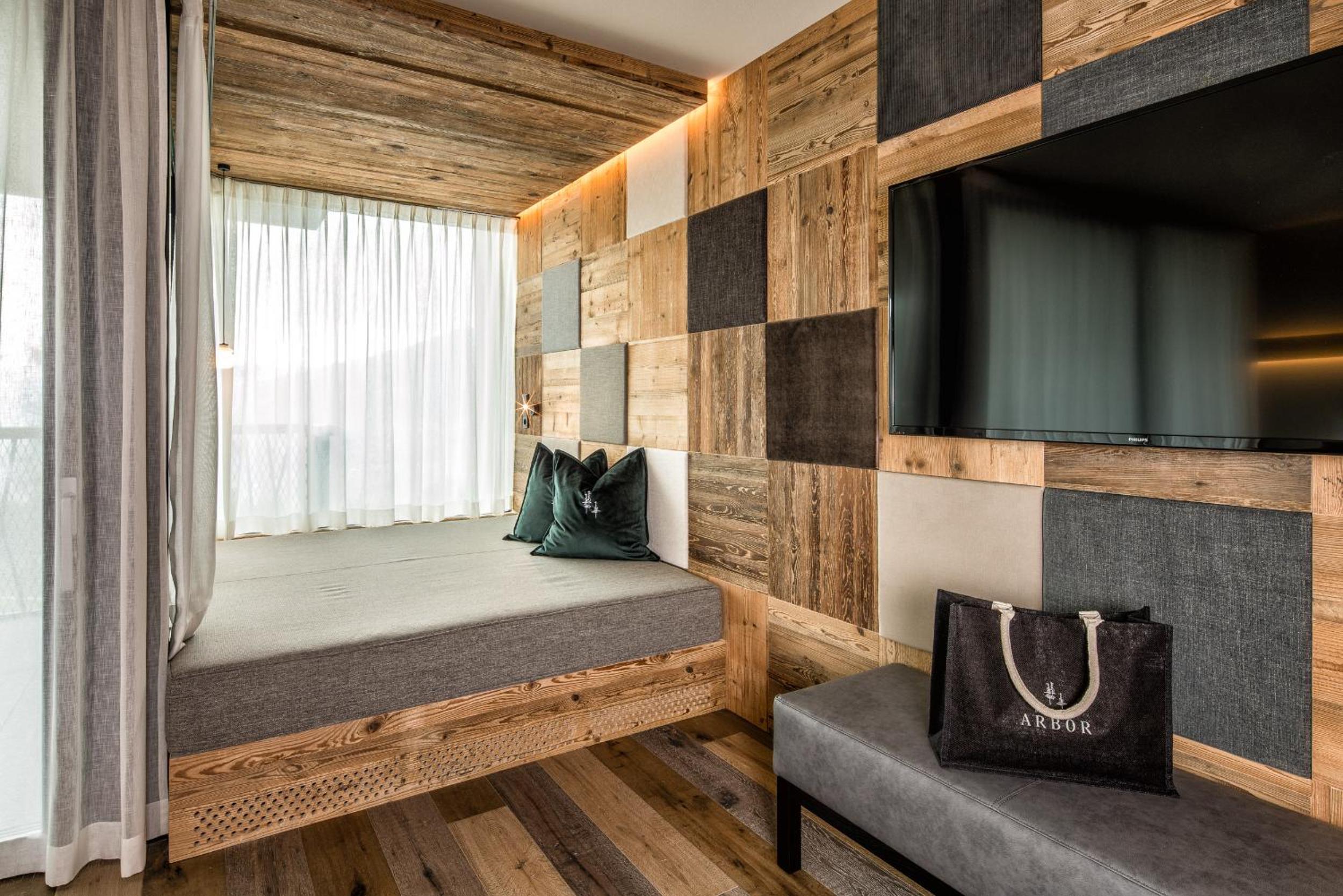 Superior Suite with Balcony photo 2