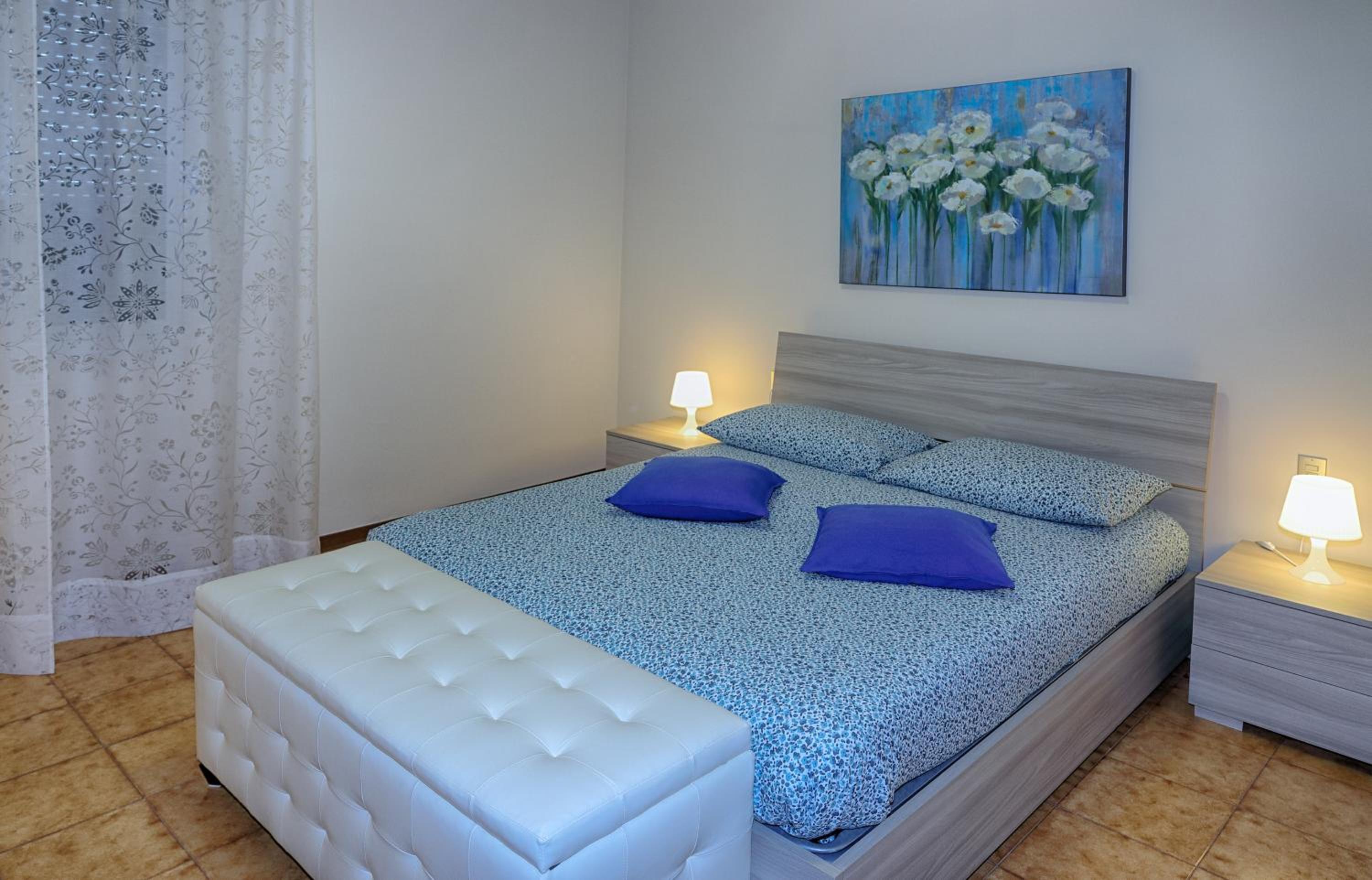 Three-Bedroom Apartment - Photo 23