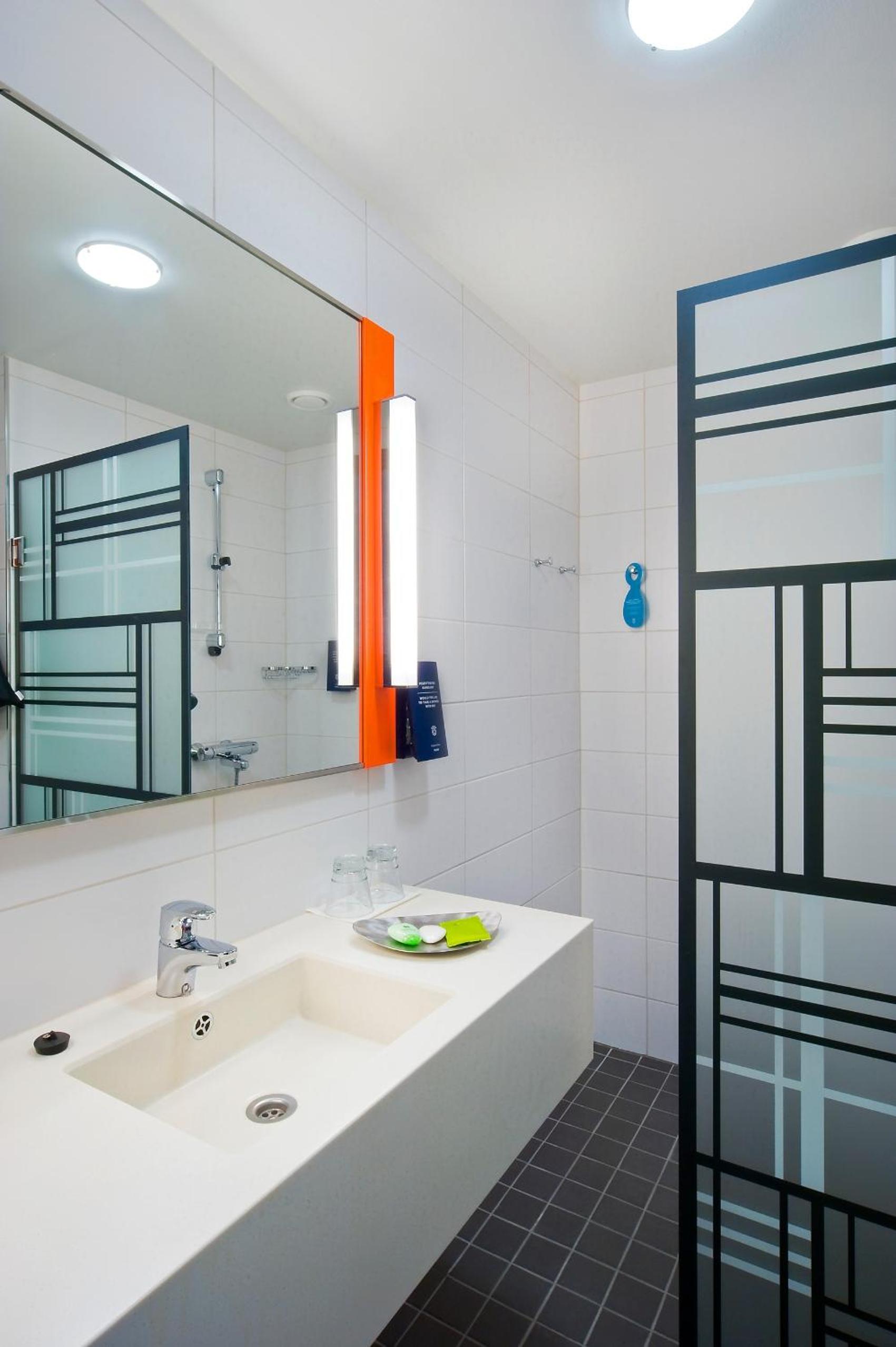 Standard Double or Twin Room - Photo 4