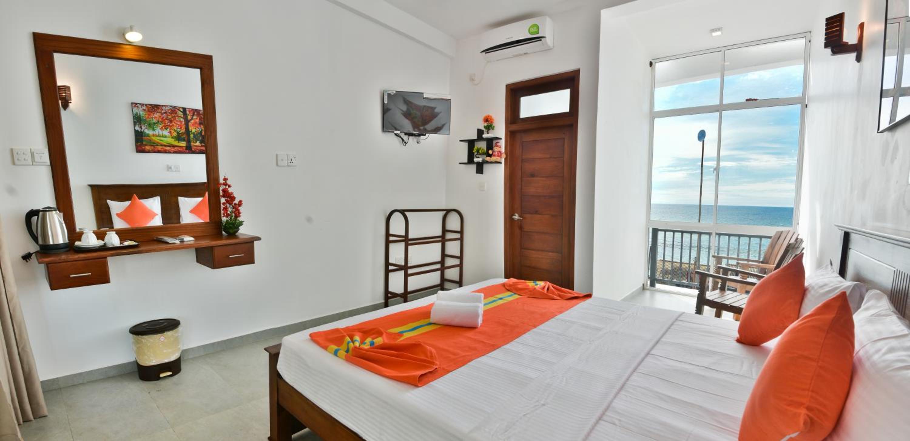 Deluxe Double Room with Sea View photo 2