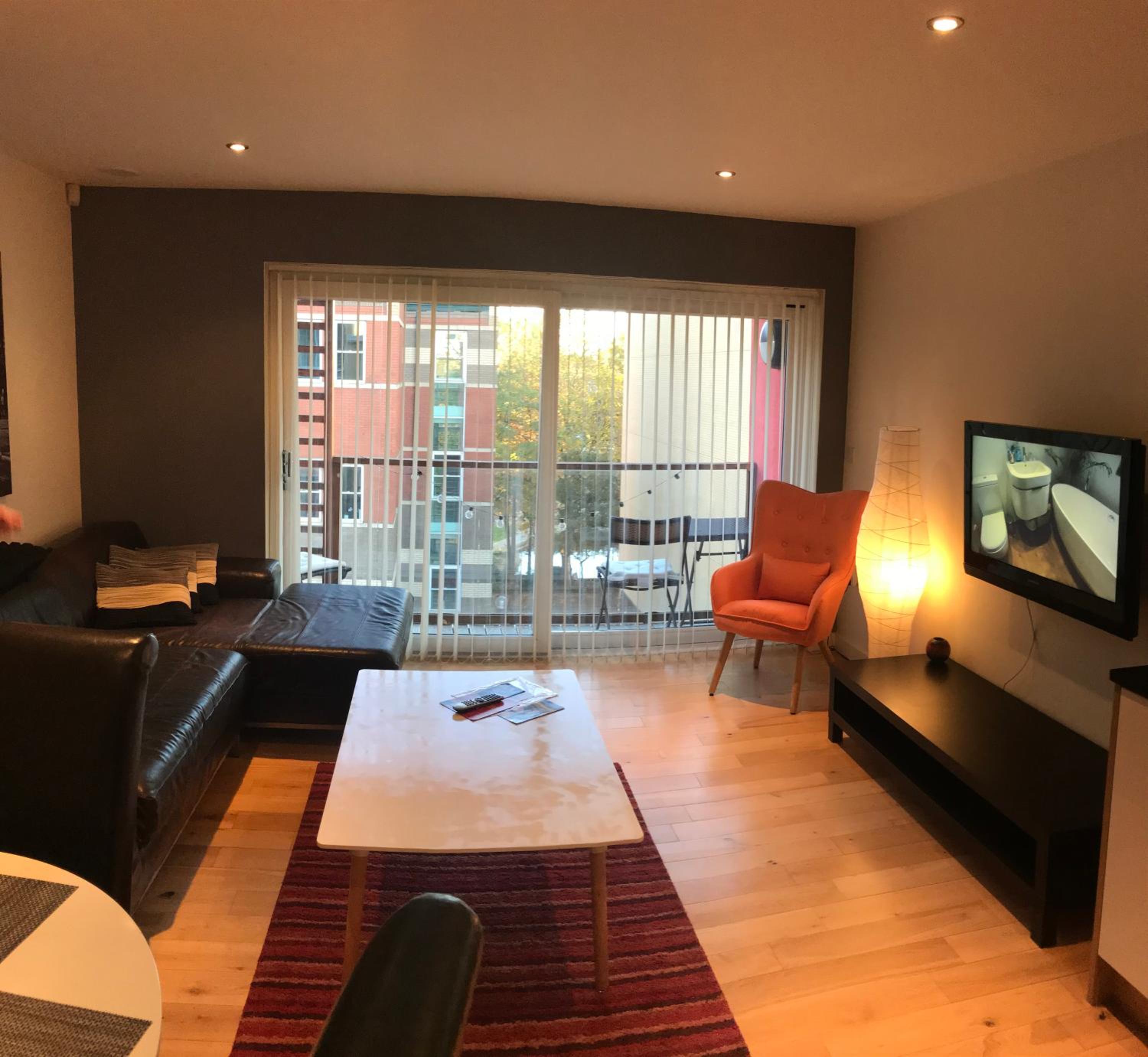 Apartment with Balcony photo 2