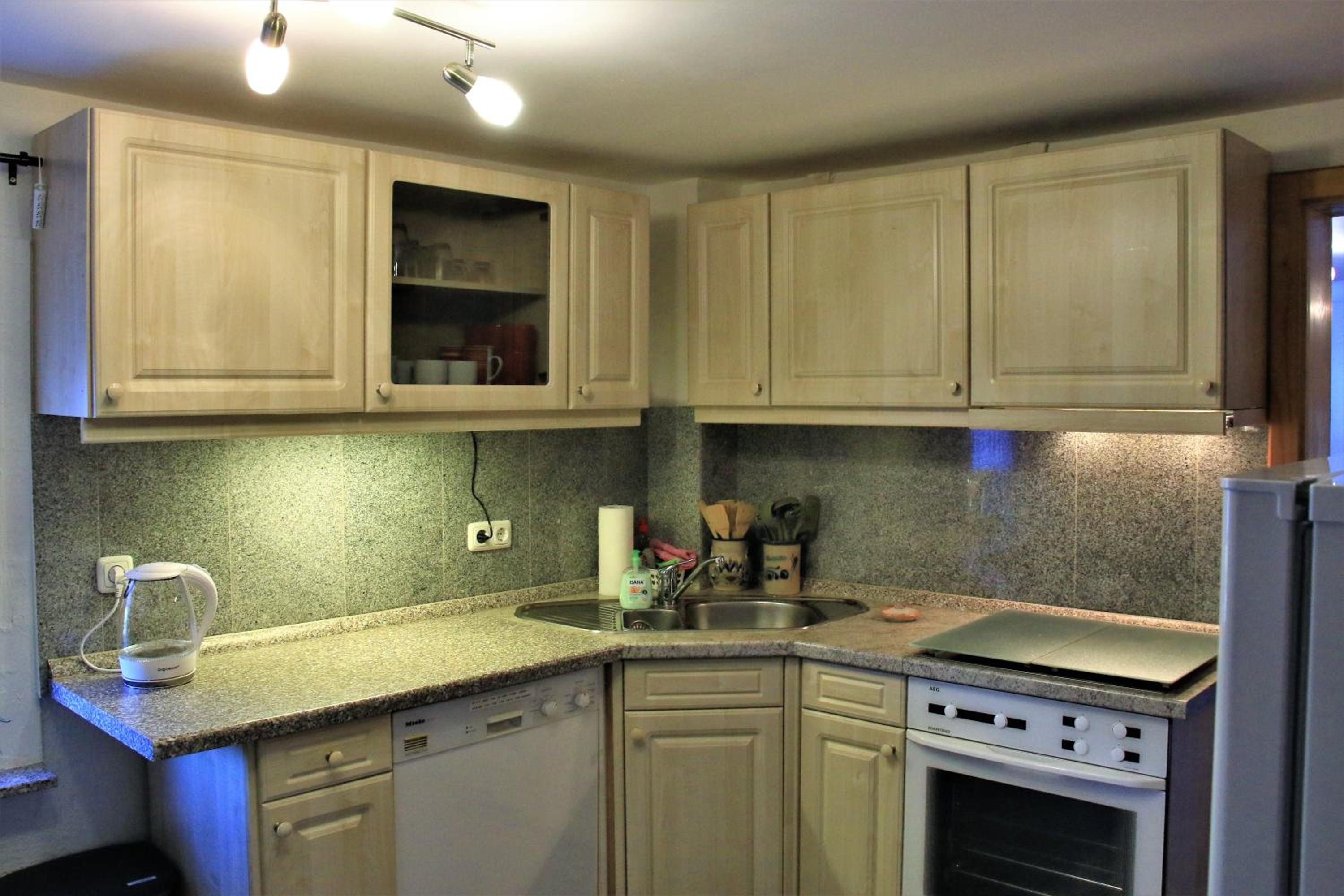 Apartment with Balcony - Photo 18