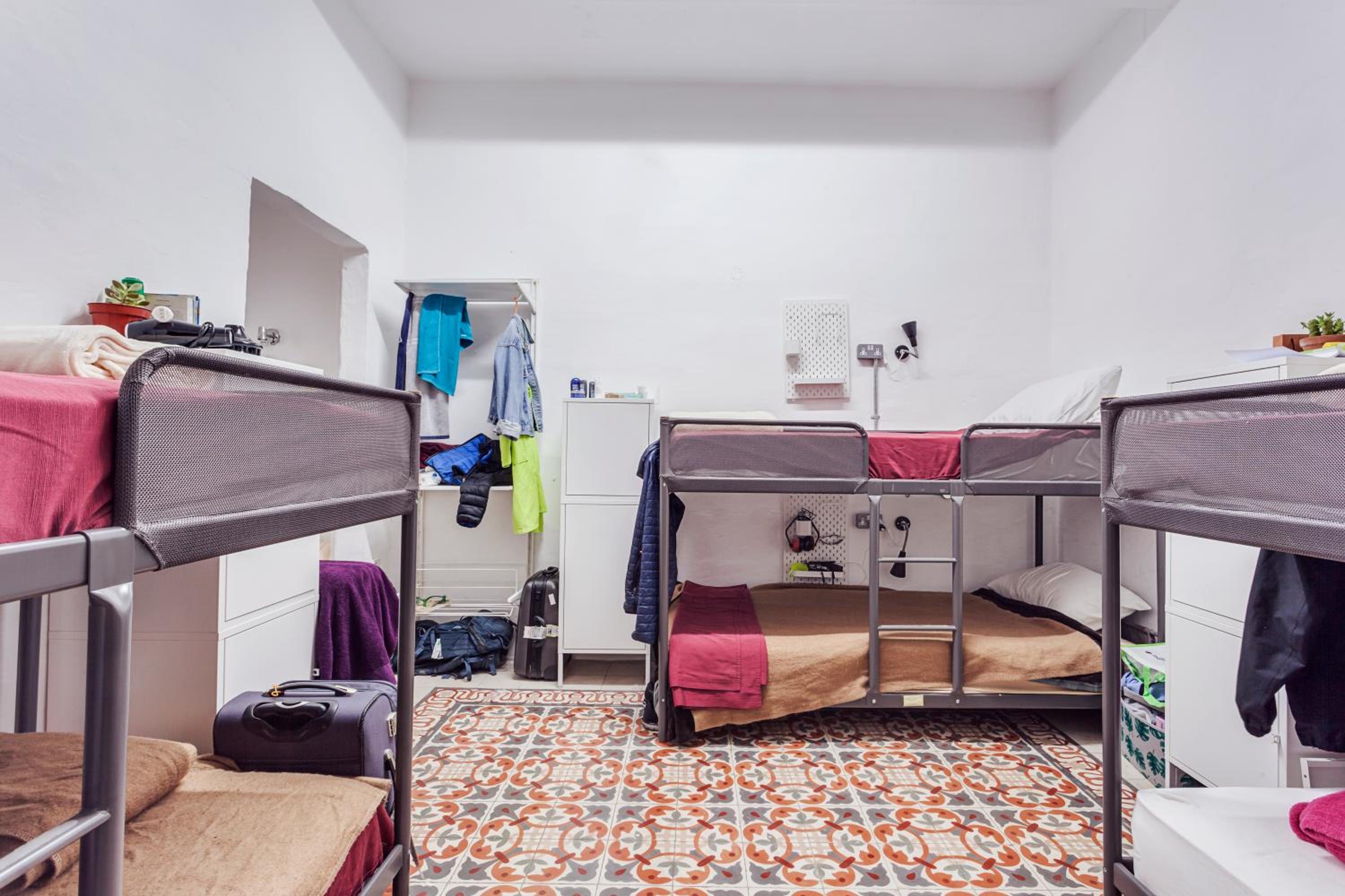 Bed in 6-Bed Mixed Dormitory Room
