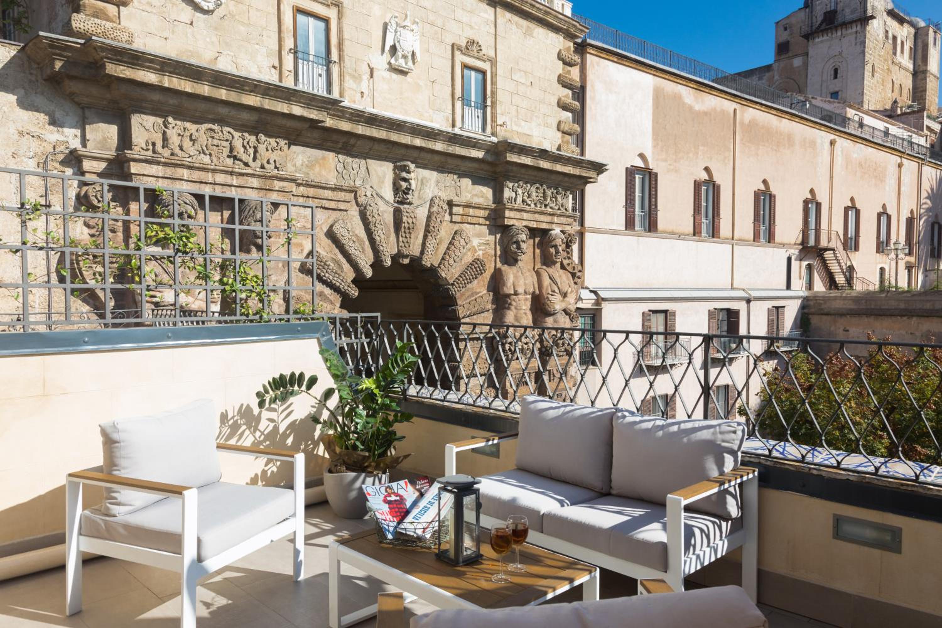 Suite with Terrace - Photo 3