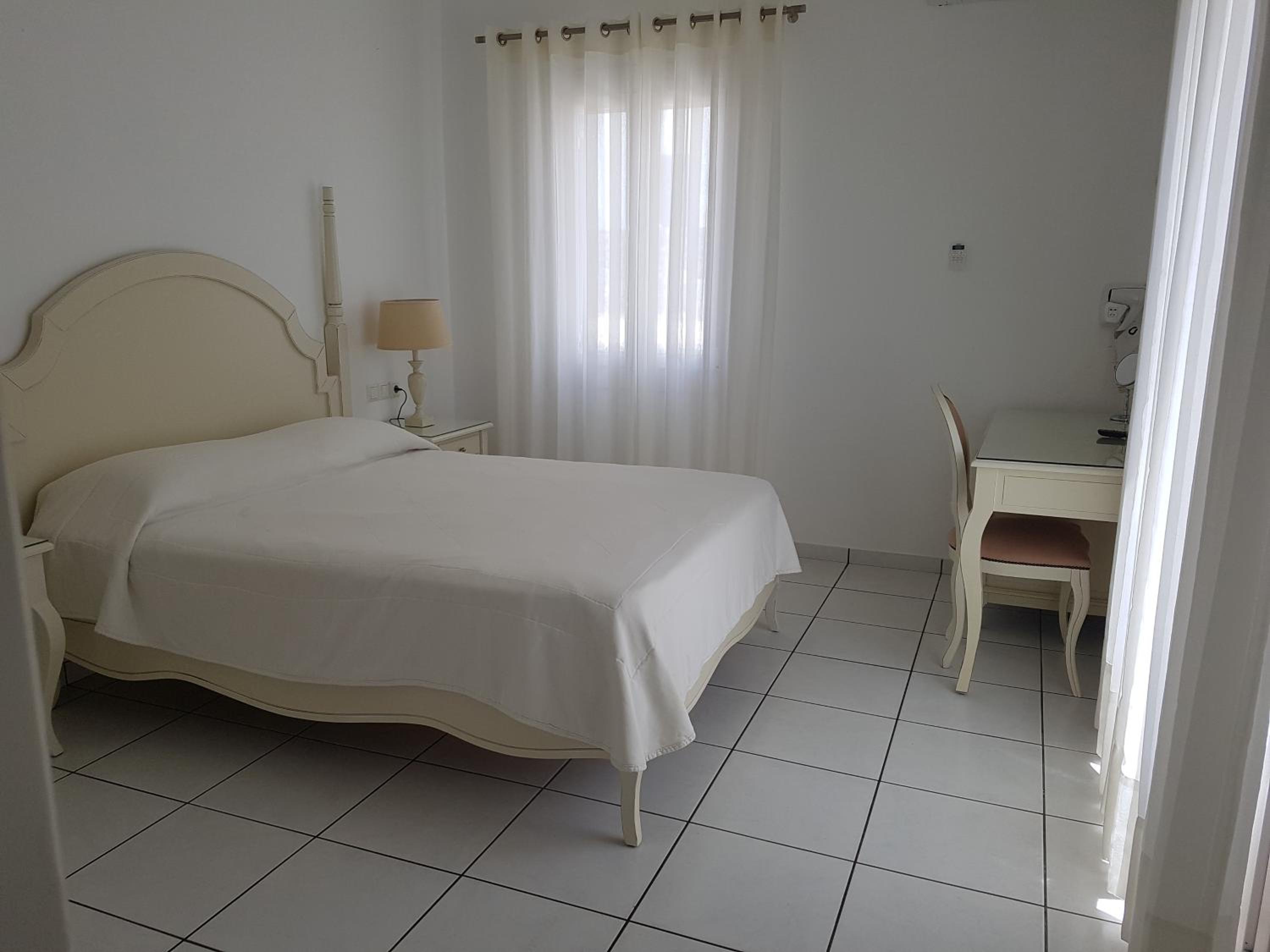 Standard Double or Twin Room - Photo 1