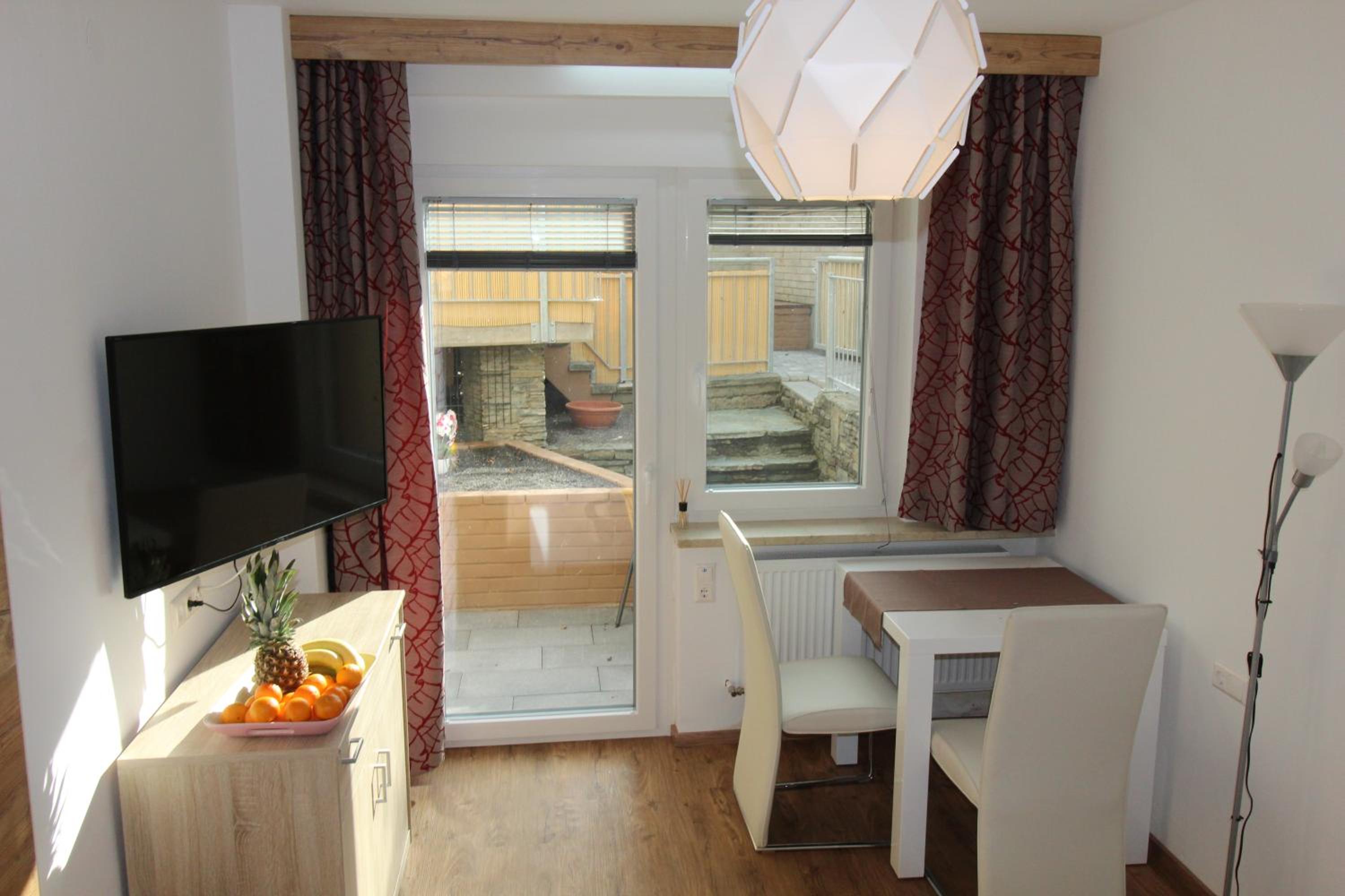 Apartment with Terrace 1 photo 2
