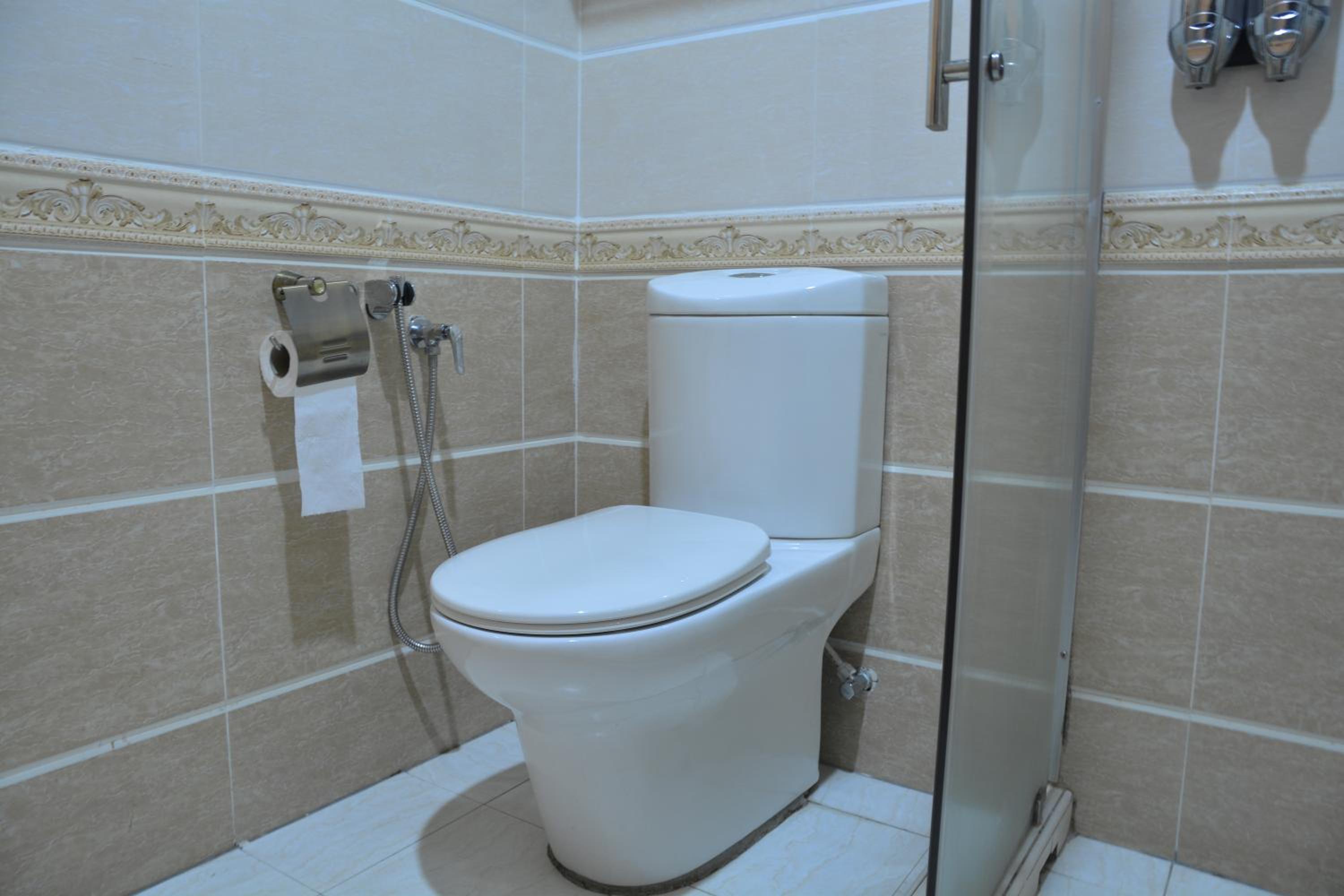 Standard Queen Room - Photo 5