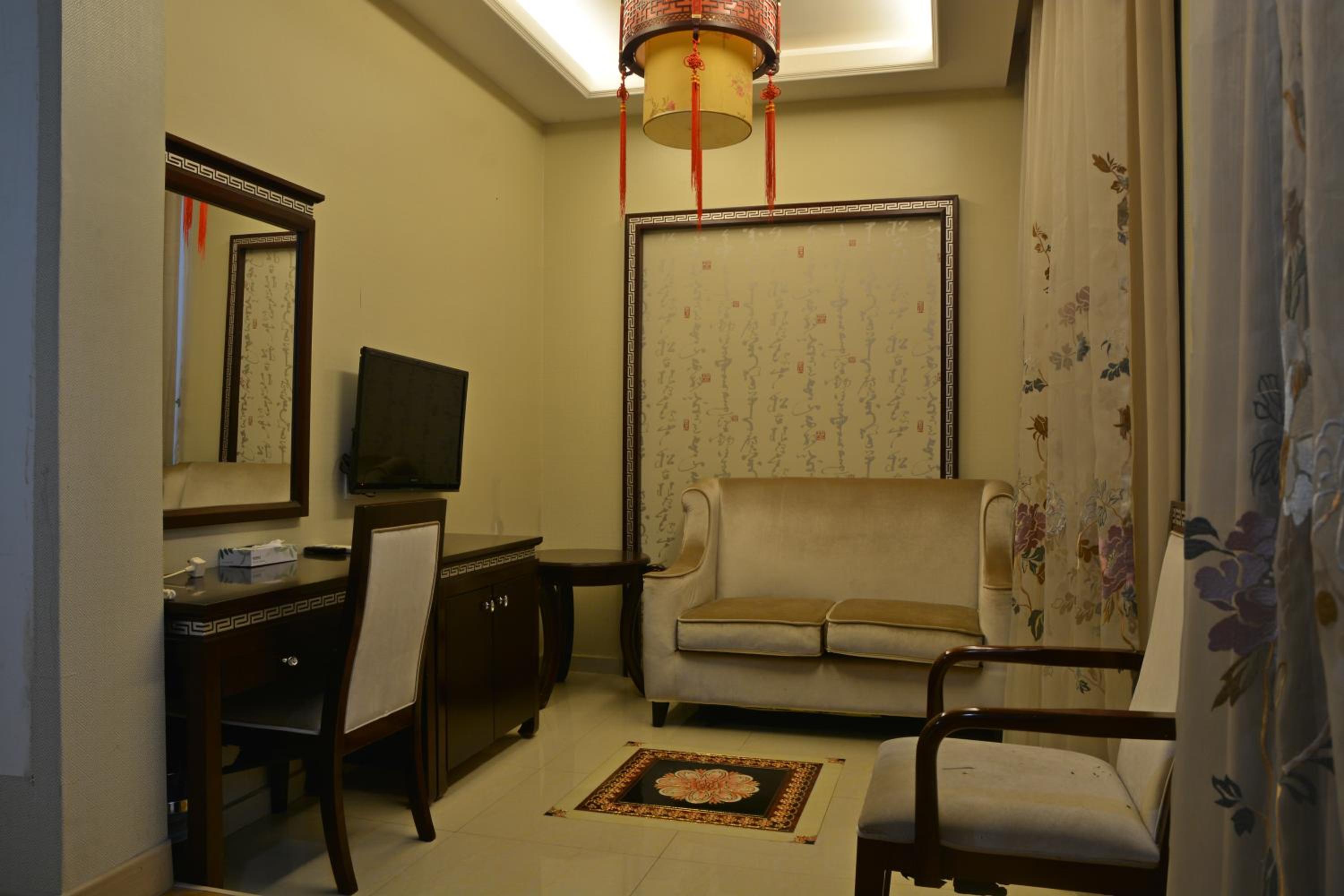 Deluxe King Room - Photo 4