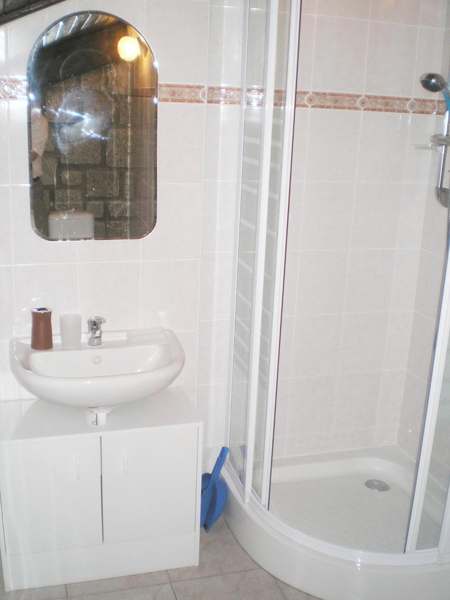 Quadruple Room with Private Bathroom photo 2