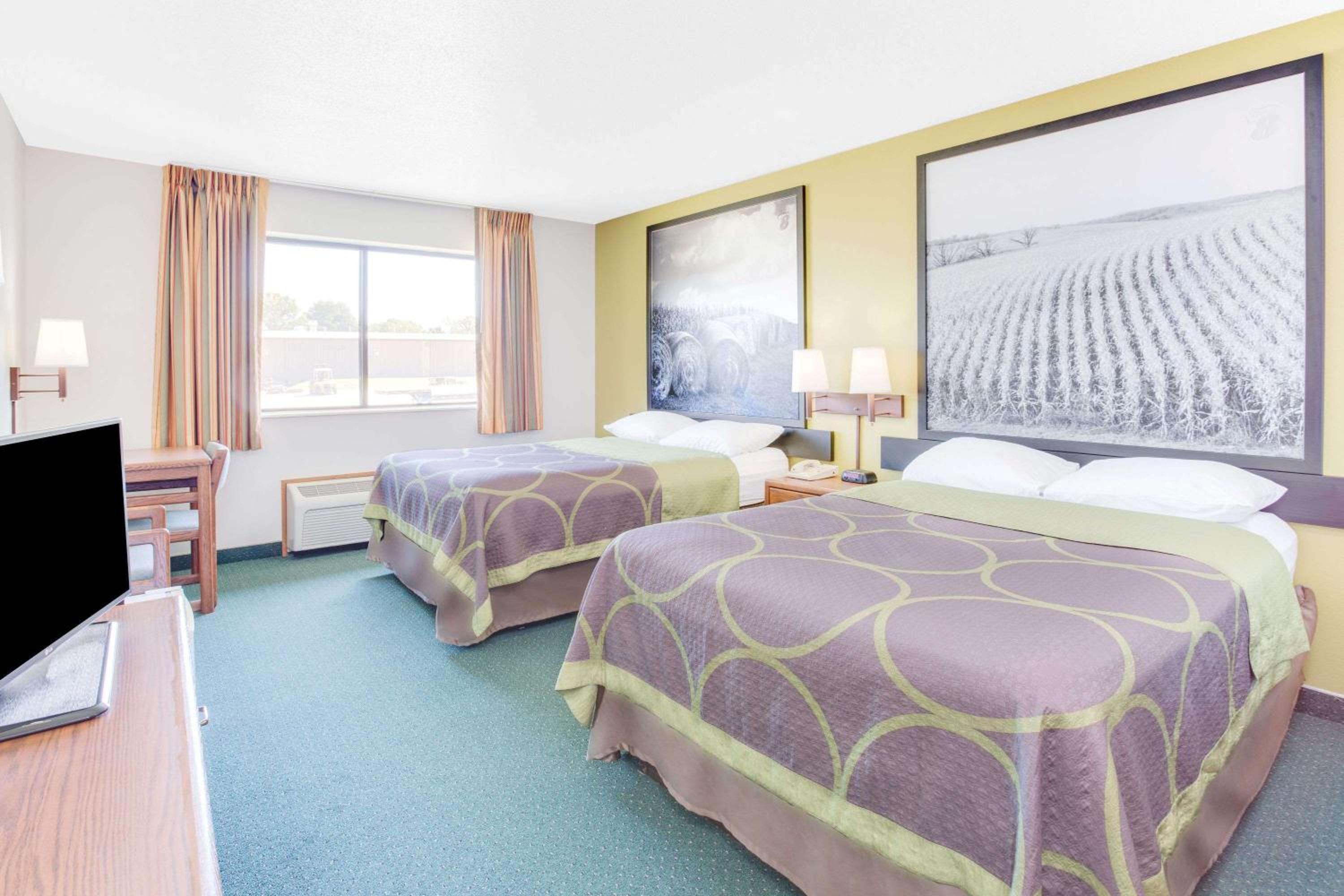 Double Room with Two Double Beds - Non-Smoking - Photo 3