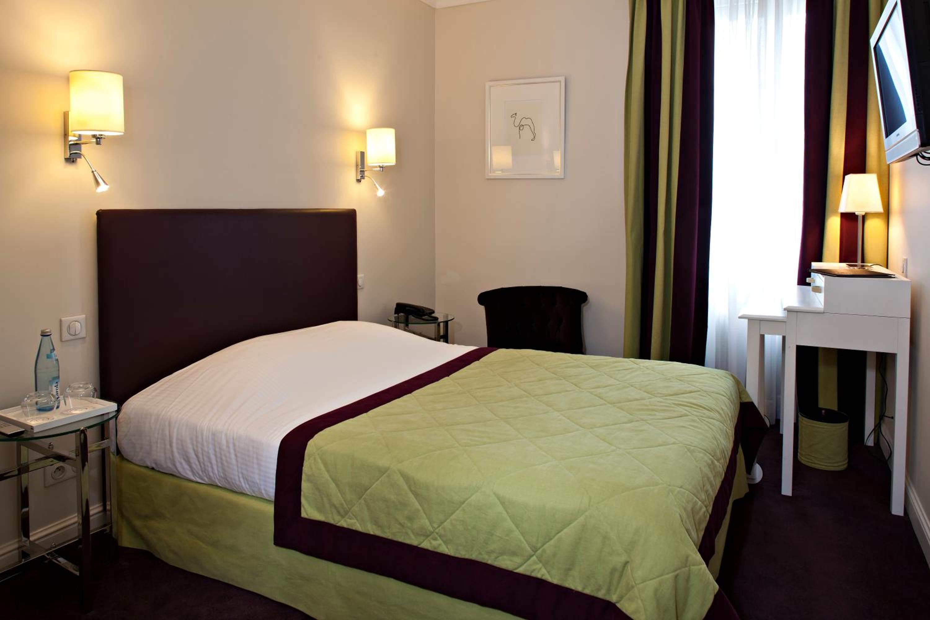 Classic Double Room - Non-Smoking - Photo 3