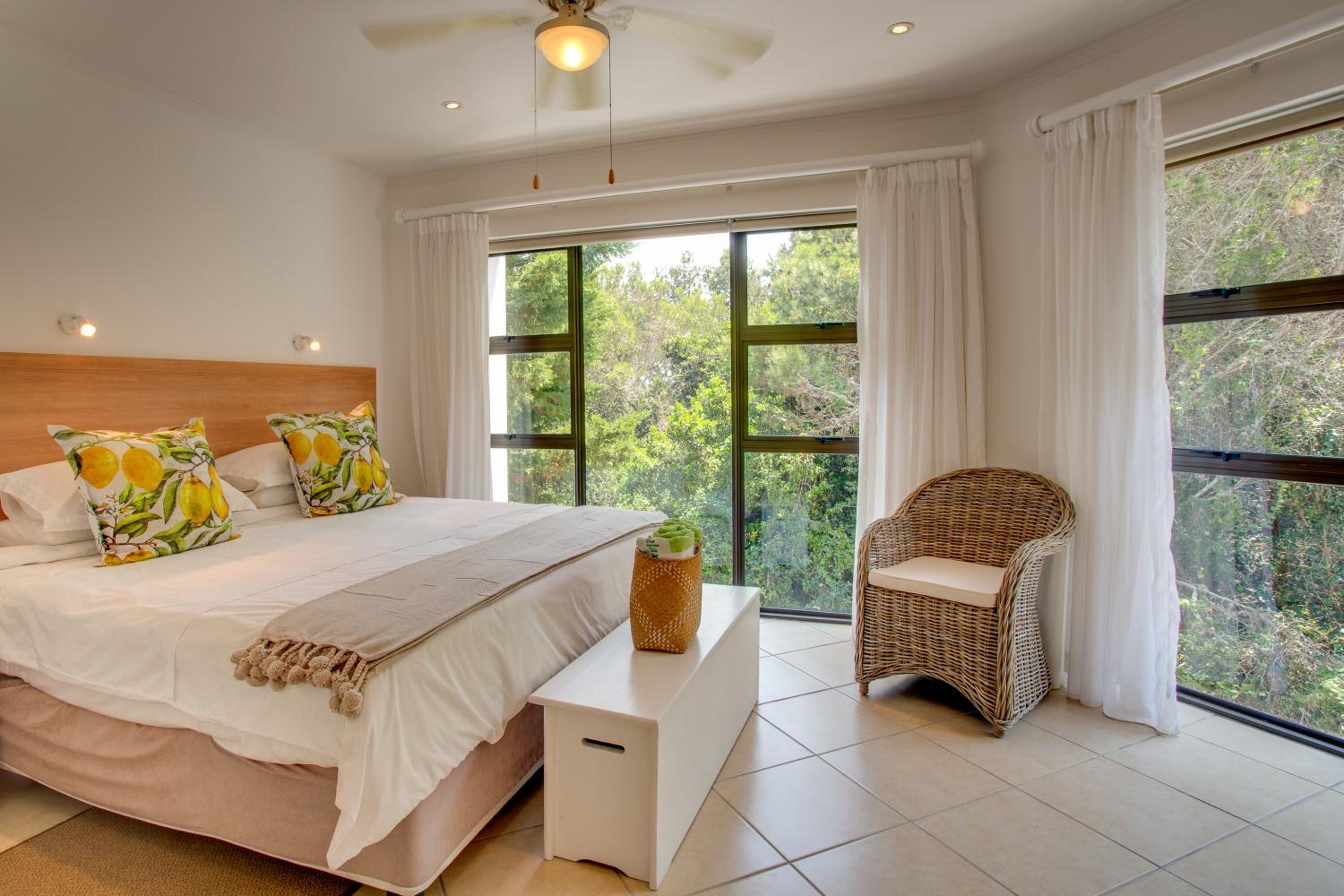 King Suite with Balcony - Photo 14