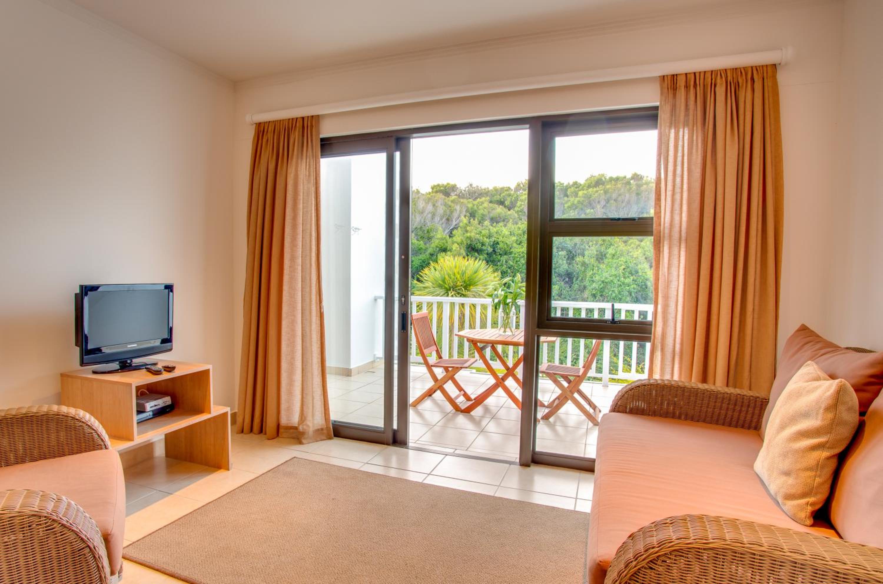 King Suite with Balcony - Photo 21
