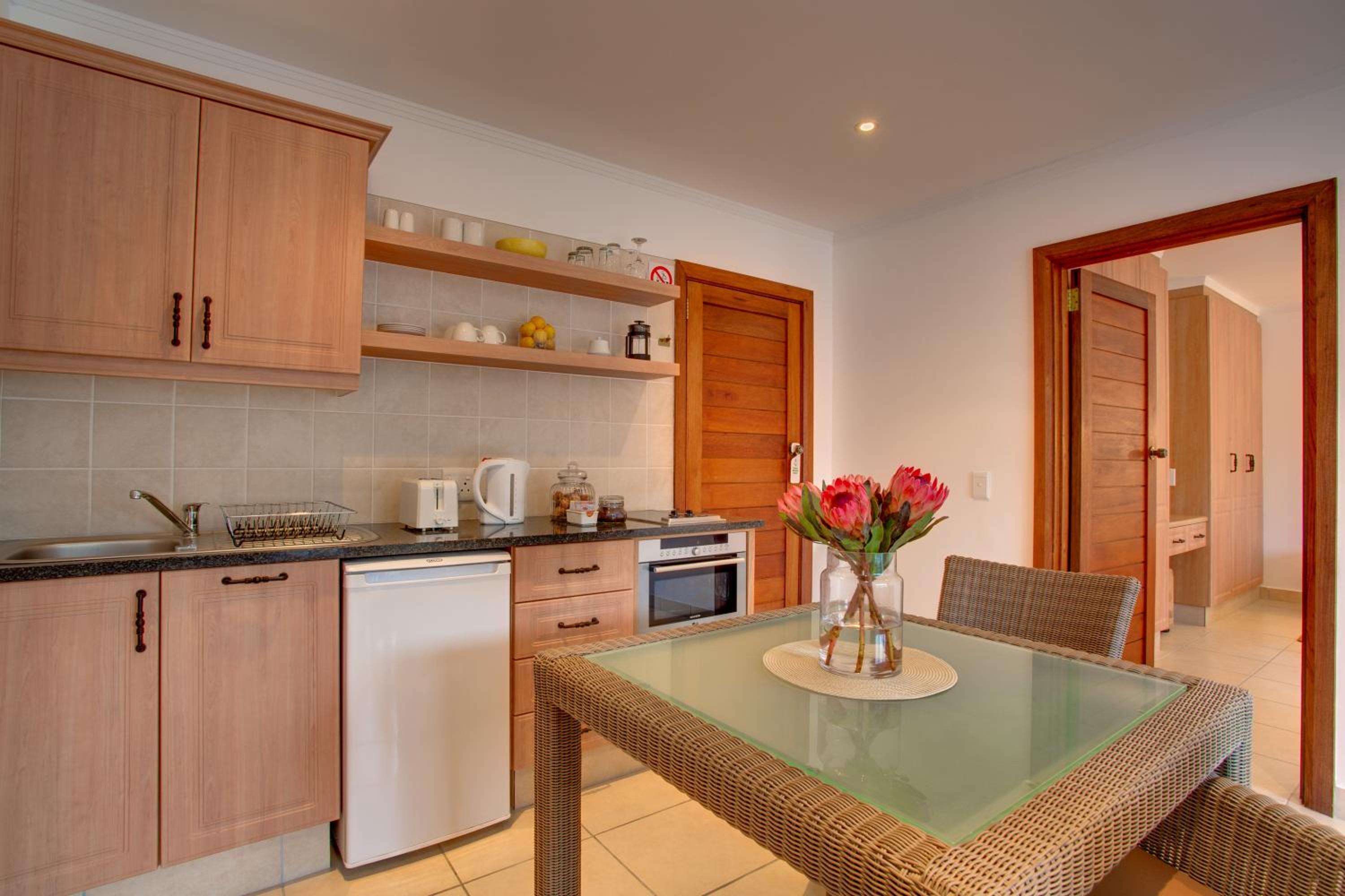 King Suite with Balcony - Photo 22