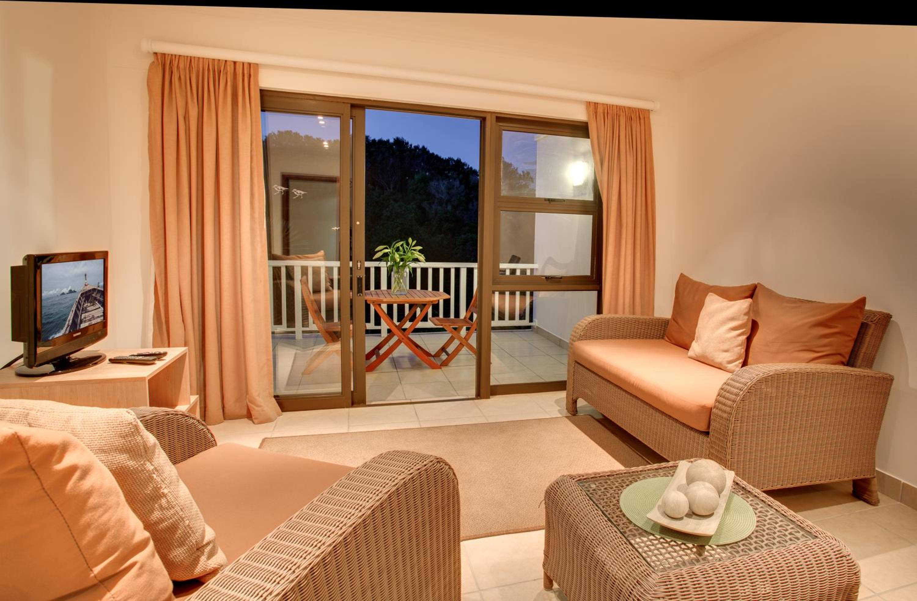 King Suite with Balcony - Photo 23