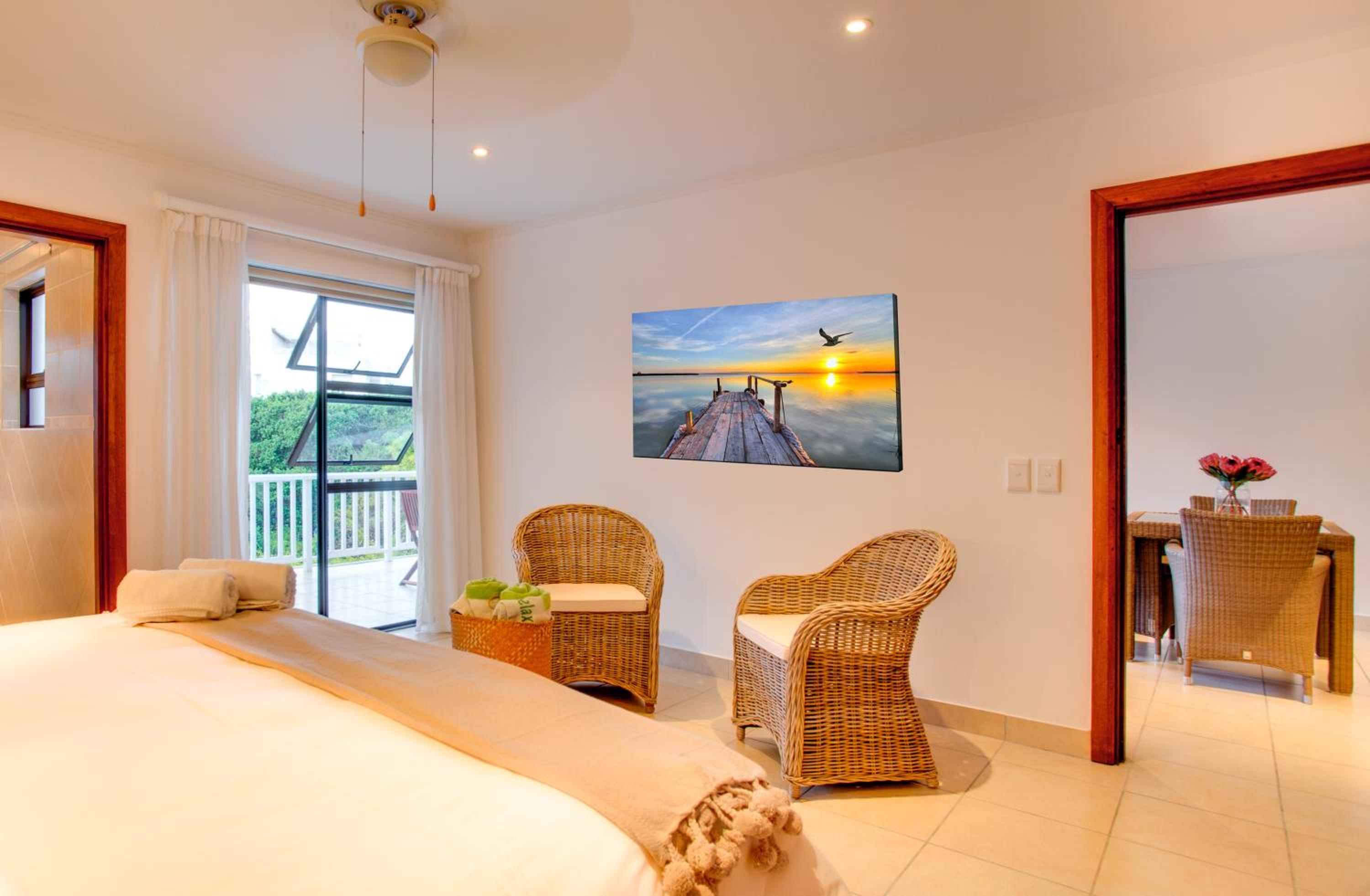 King Suite with Balcony - Photo 9
