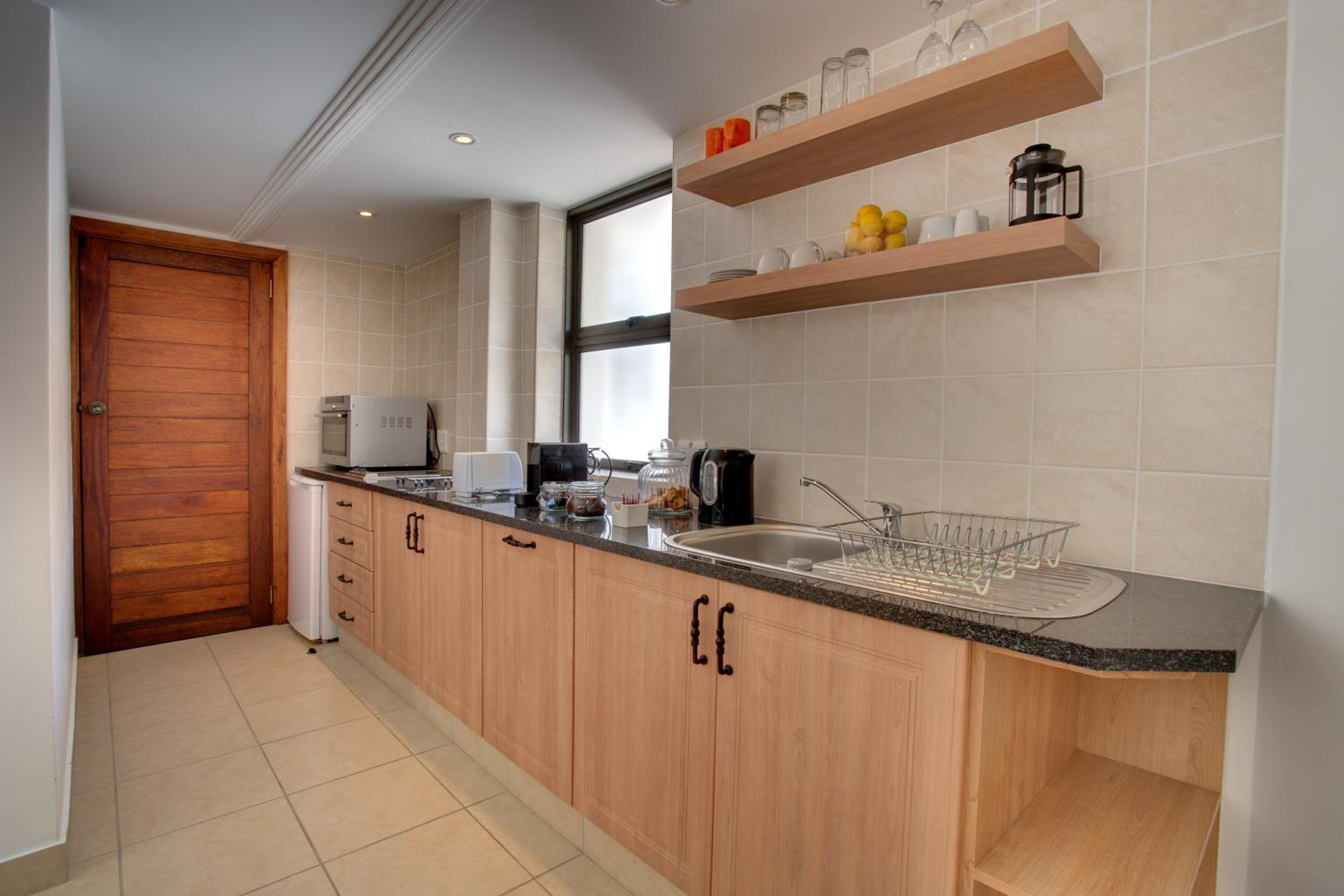 King Suite with Balcony - Photo 5