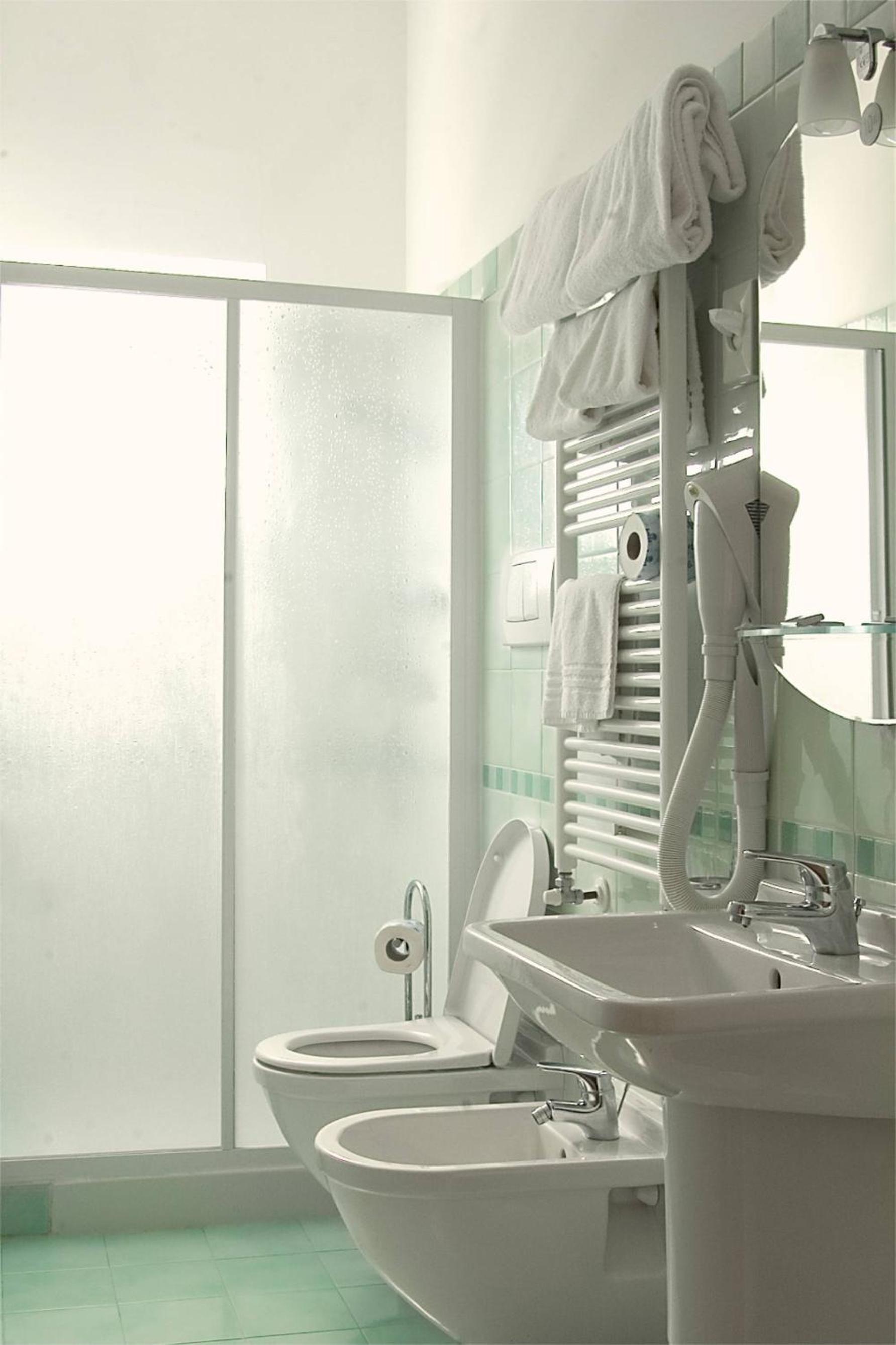 Double or Twin Room - Photo 2