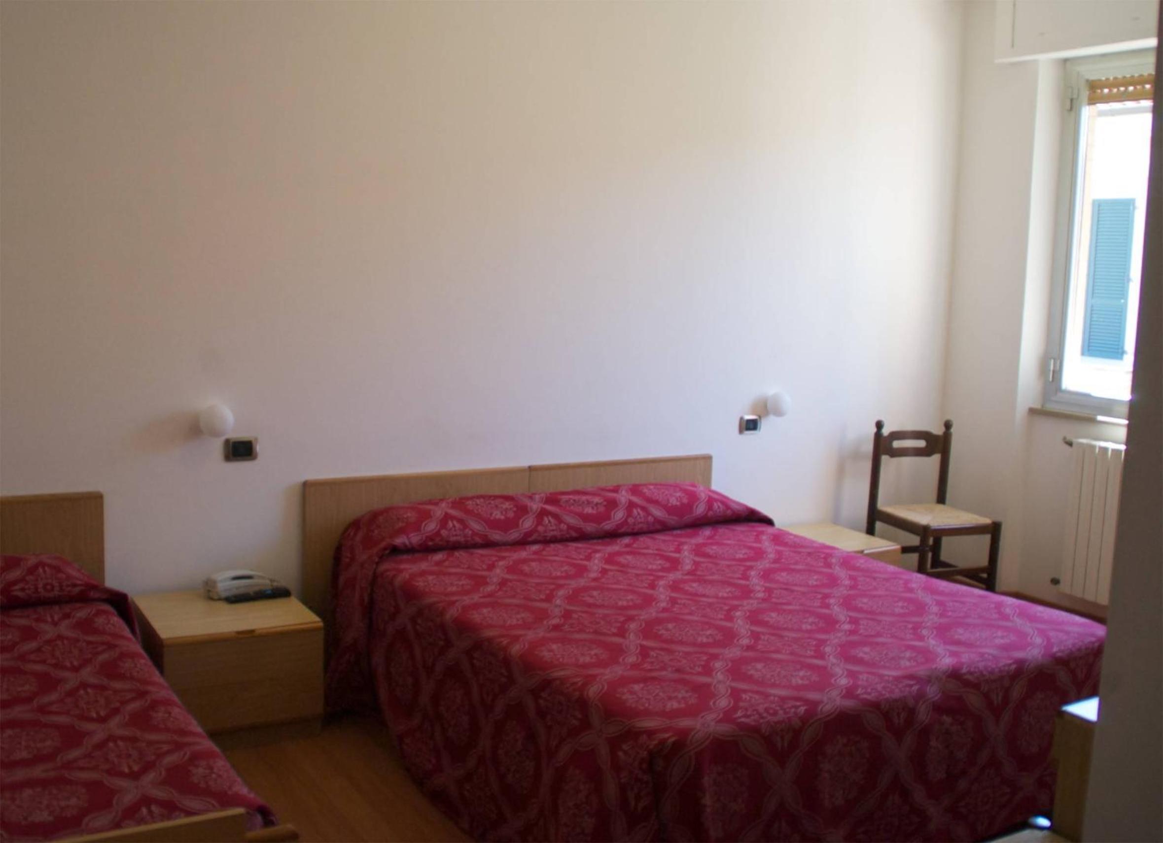 Triple Room - Photo 6
