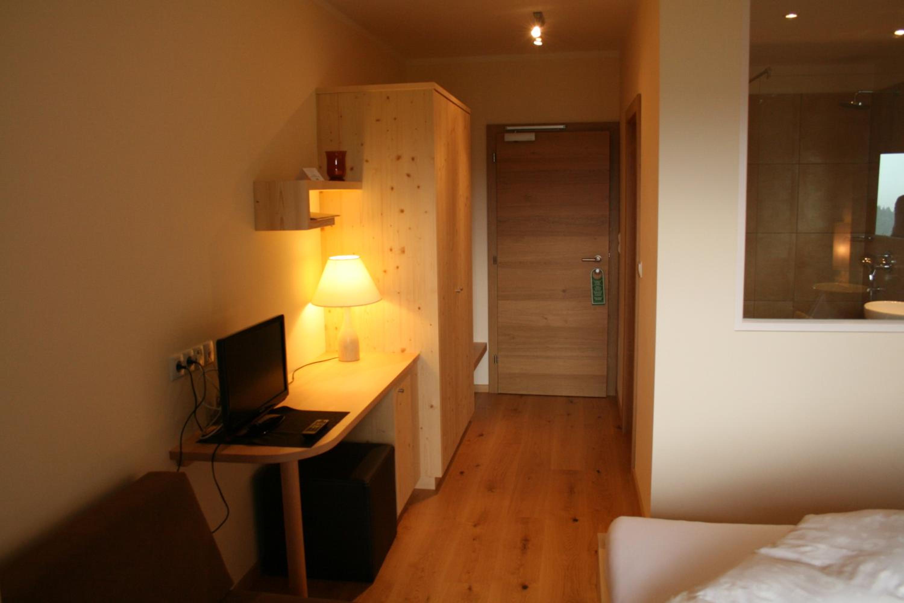 Double Room with Balcony and Mountain View photo 2